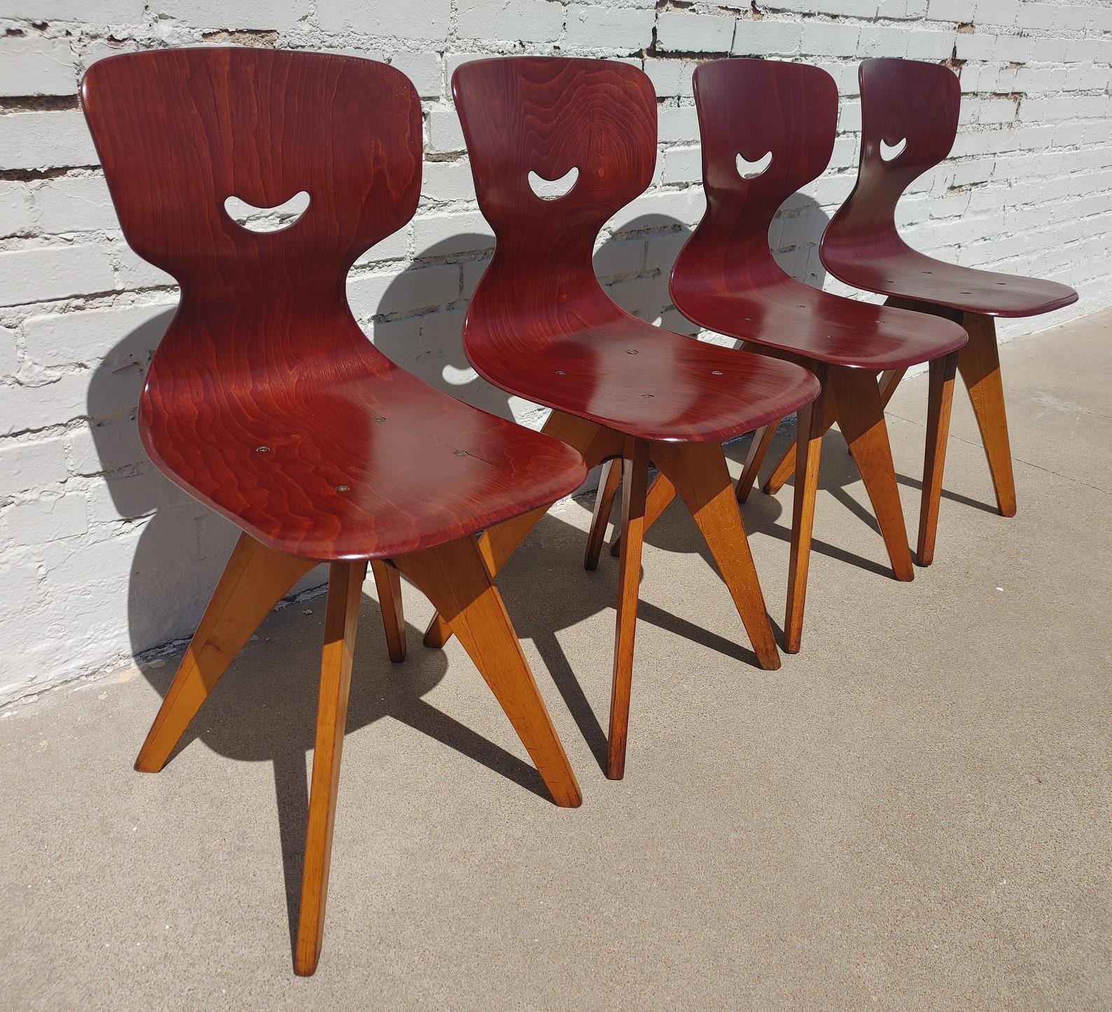 Mid-Century Modern Set of 4 Mid Century Modern German Bentwood Chairs For Sale