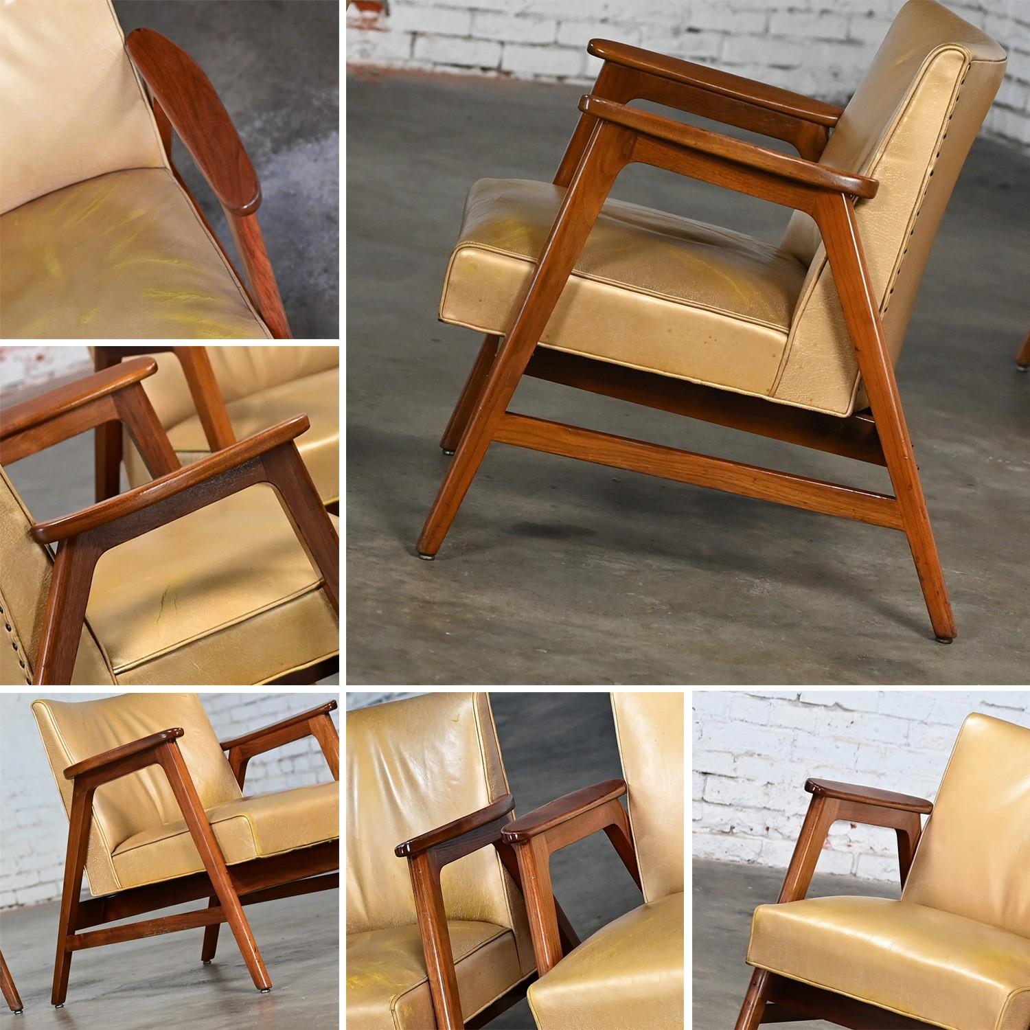 Set di 4  Poltrone Gunlocke moderne di metà secolo in pelle dorata con struttura in noce in vendita 3