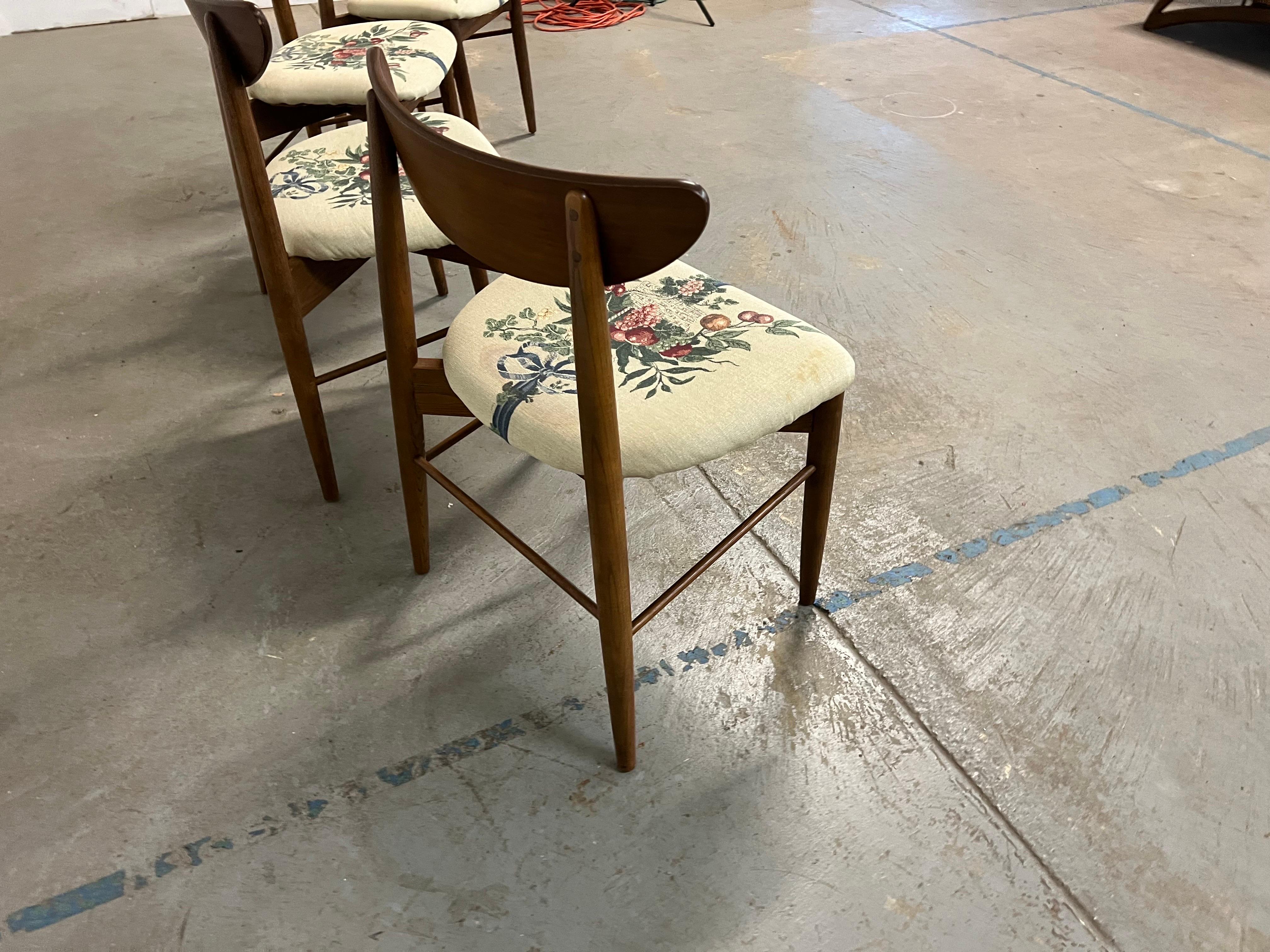  Set of 4 Mid-Century Modern H Paul Browning Shell Back Dining Chairs In Good Condition For Sale In Wilmington, DE