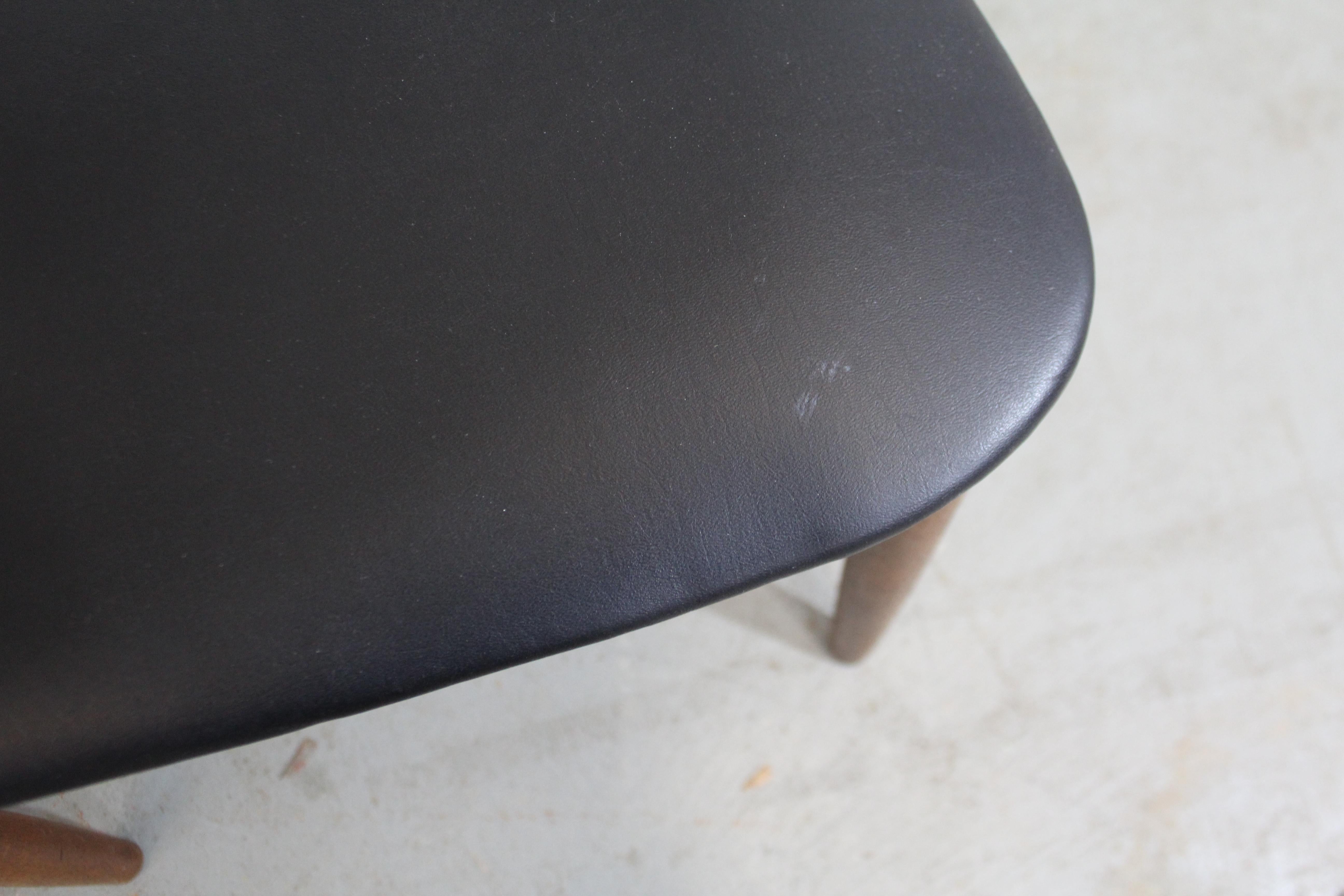 Set of 4 Mid-Century Modern H Paul Browning Shell Back Dining Chairs In Good Condition In Wilmington, DE