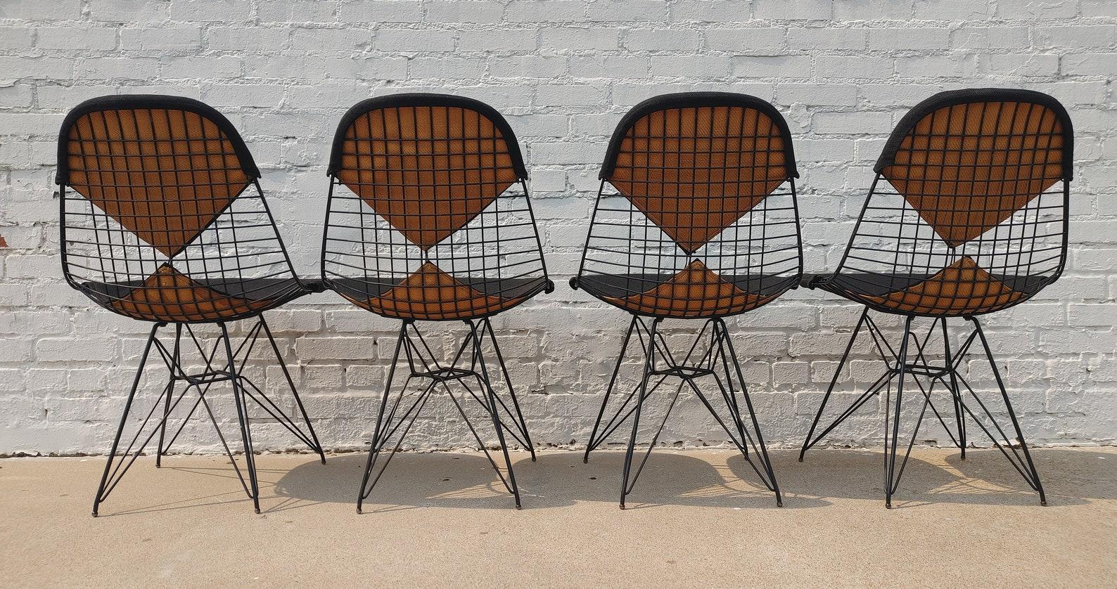 Mid-Century Modern Set of 4 Mid Century Modern Herman Miller Eiffel Wire Chairs For Sale