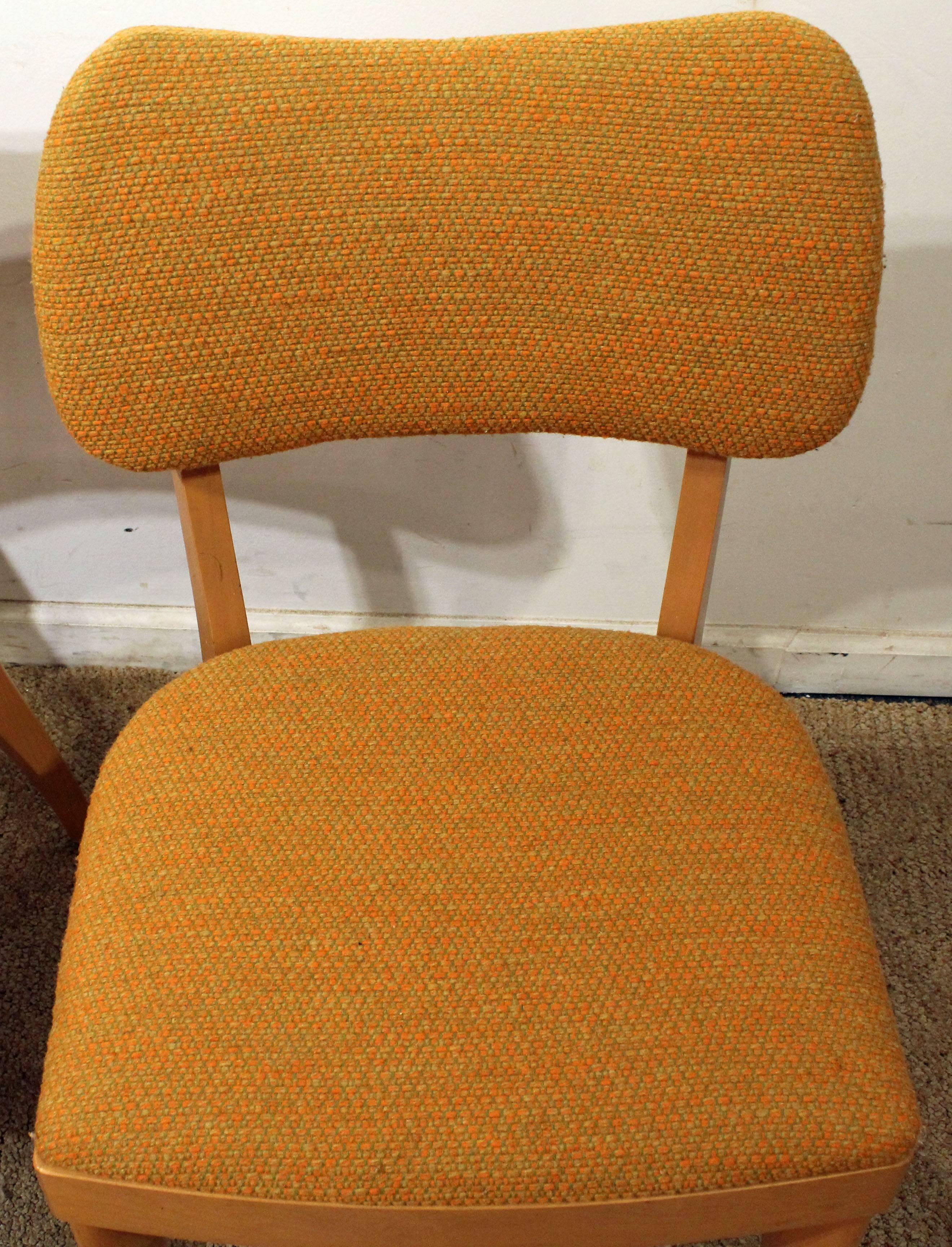 Set of Four Mid-Century Modern Heywood Wakefield Champagne Dining Chairs 55A In Good Condition In Wilmington, DE