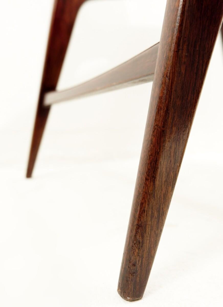 Ensemble de 4 chaises italiennes modernes du milieu du siècle dernier, bois et tissu blanc, années 1960 en vente 5