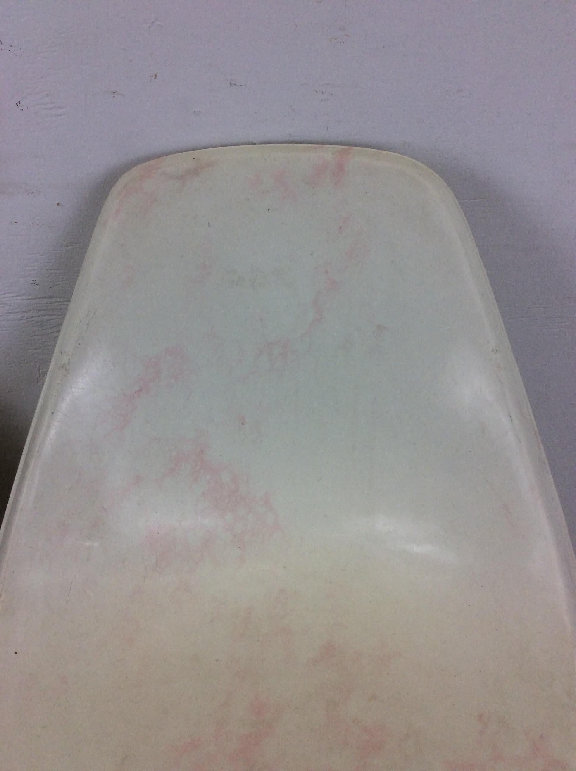 Set of 4 Mid Century Modern Molded Plastic Chairs with Swivel Base For Sale 9