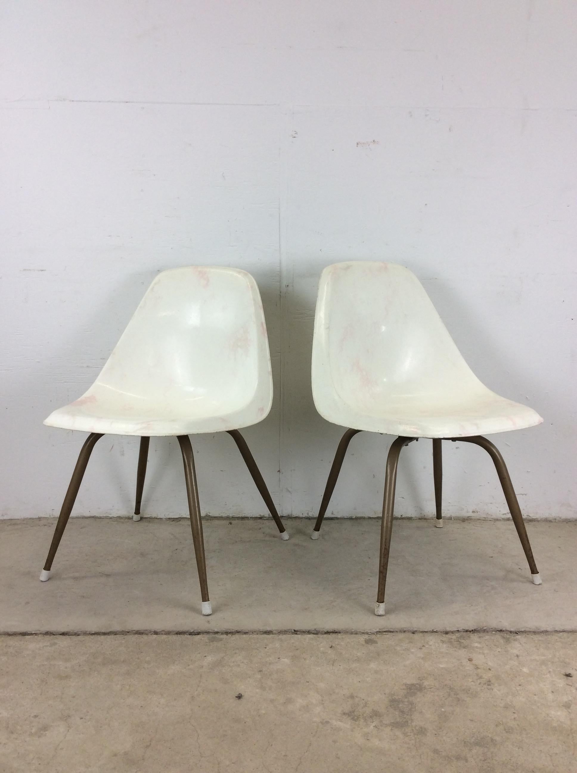 Set of 4 Mid Century Modern Molded Plastic Chairs with Swivel Base For Sale 11