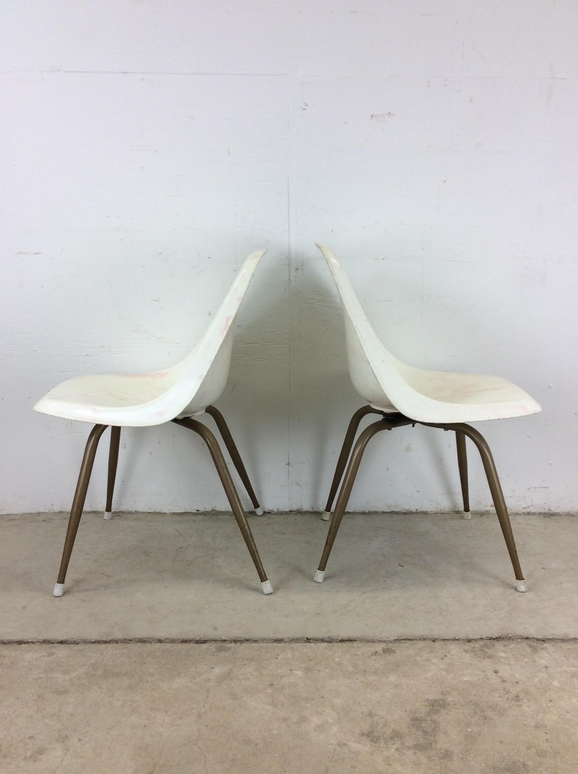 Set of 4 Mid Century Modern Molded Plastic Chairs with Swivel Base For Sale 12