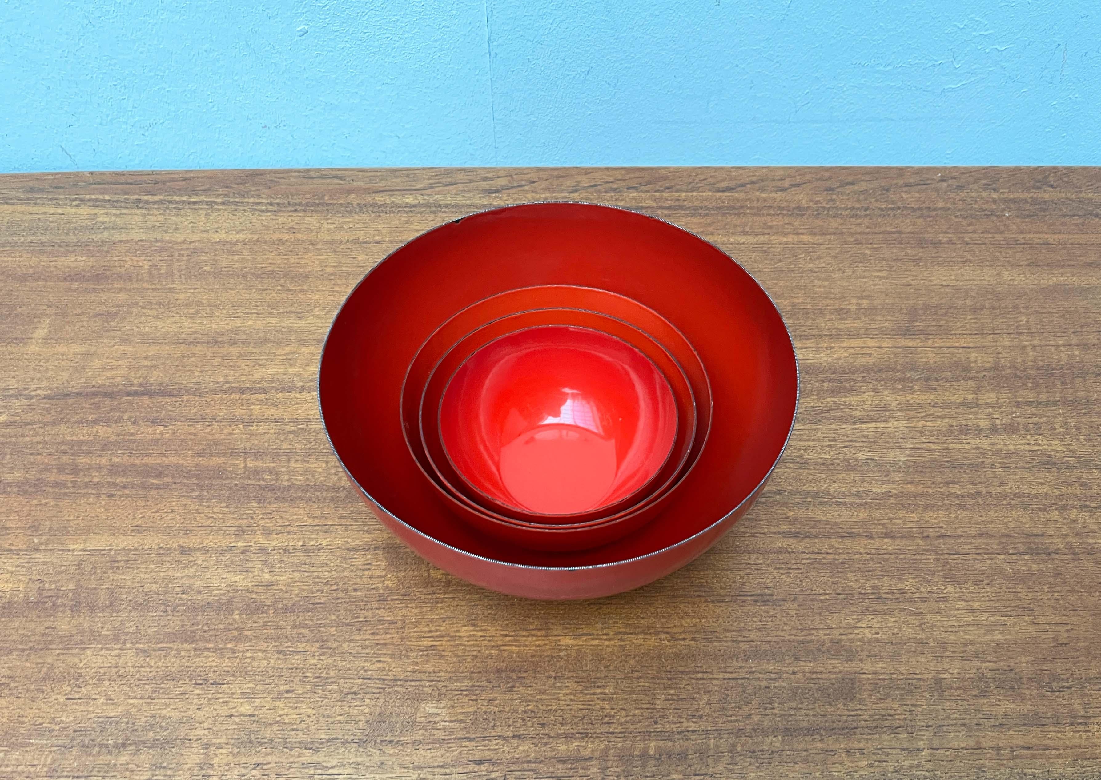 Set of 4 Mid-Century Modern Red Enamel Bowls by Kaj Franck for Finel, Finland In condizioni buone in vendita a Hamburg, DE