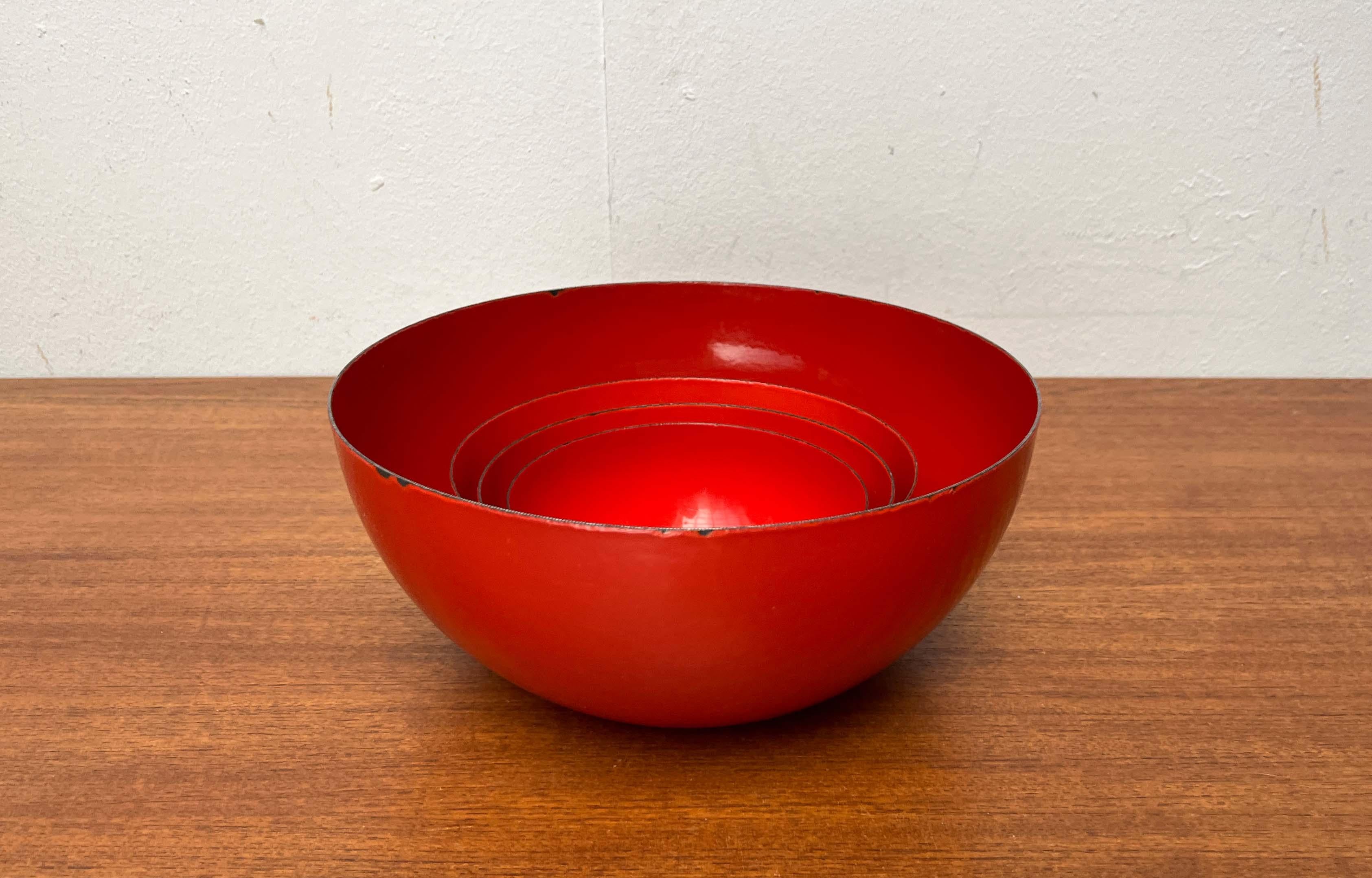 XX secolo Set of 4 Mid-Century Modern Red Enamel Bowls by Kaj Franck for Finel, Finland in vendita
