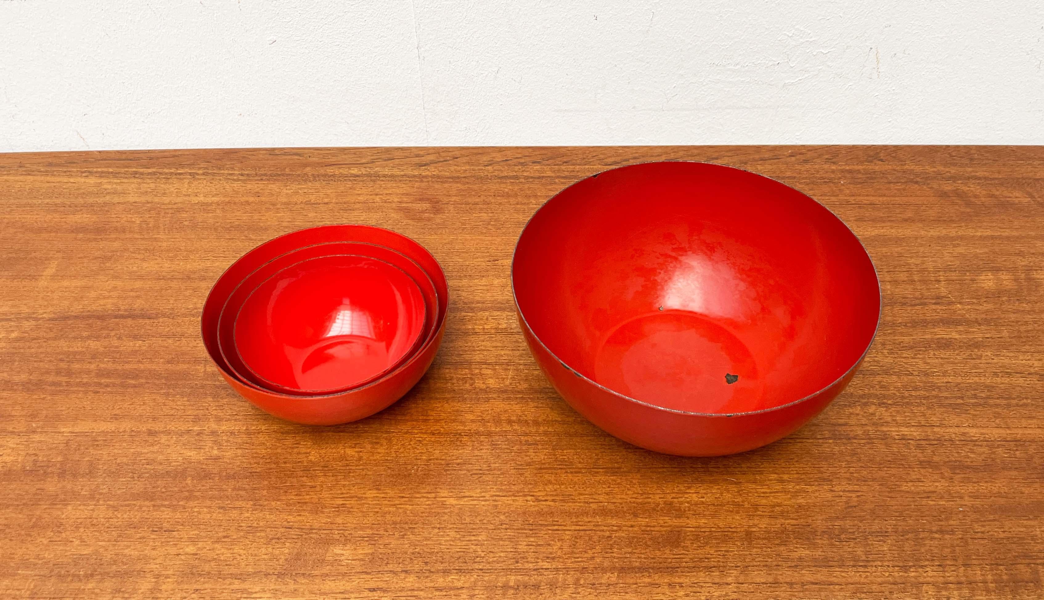 Set of 4 Mid-Century Modern Red Enamel Bowls by Kaj Franck for Finel, Finland in vendita 1