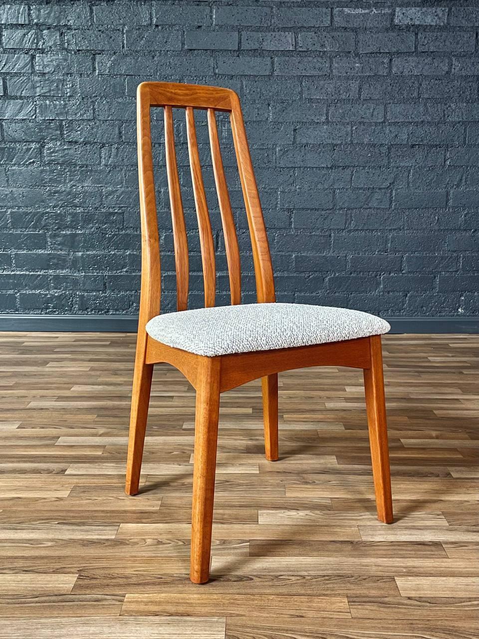 Set of 4 Mid-Century Modern Teak Dining Chairs 2