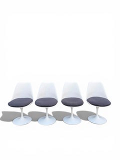 Set of 4 Mid-Century Modern Tulip Chairs by Eero Saarinen for Knoll