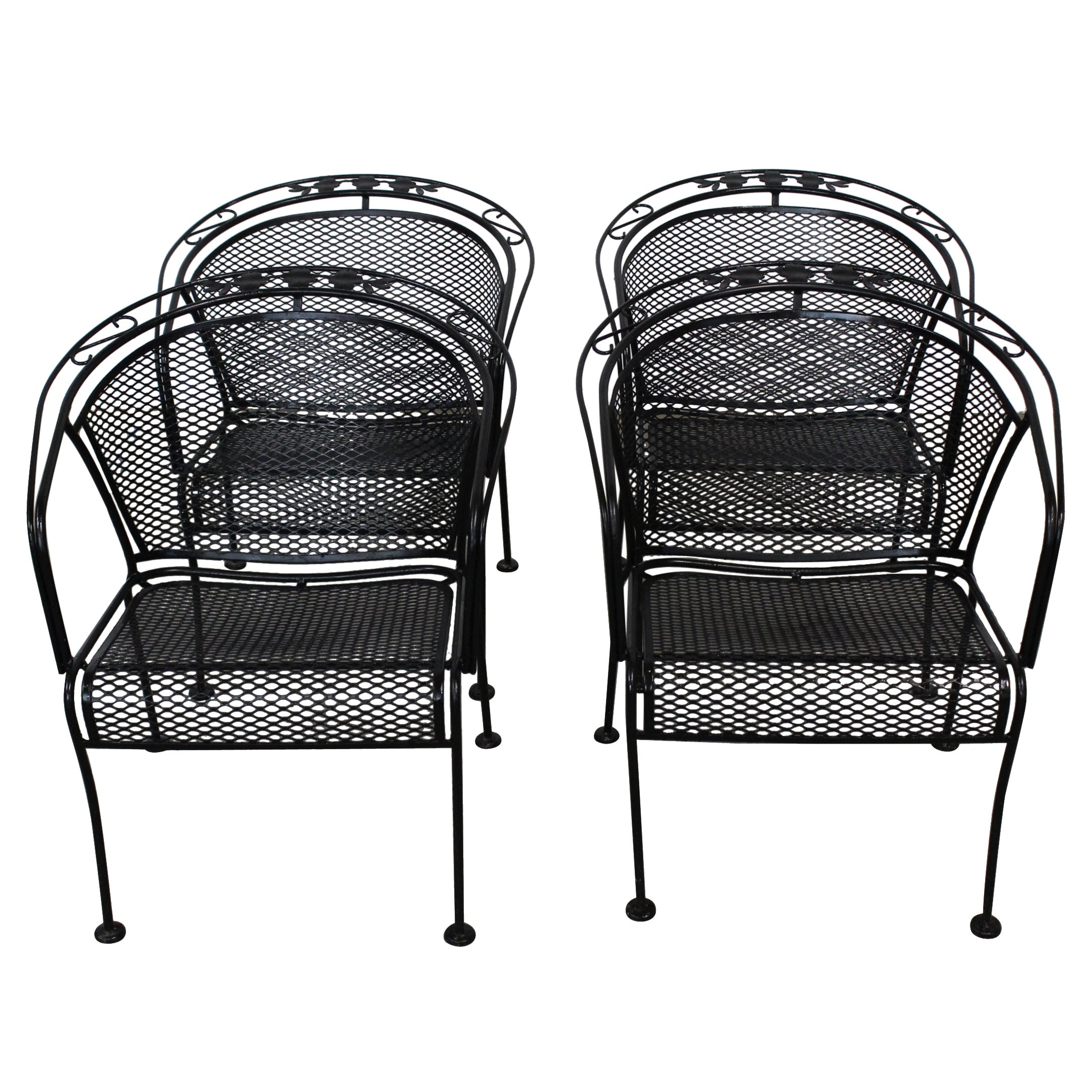 Ensemble de 4 fauteuils d'extérieur en fer Woodard à dossier incurvé, de style moderne du milieu du siècle dernier  C