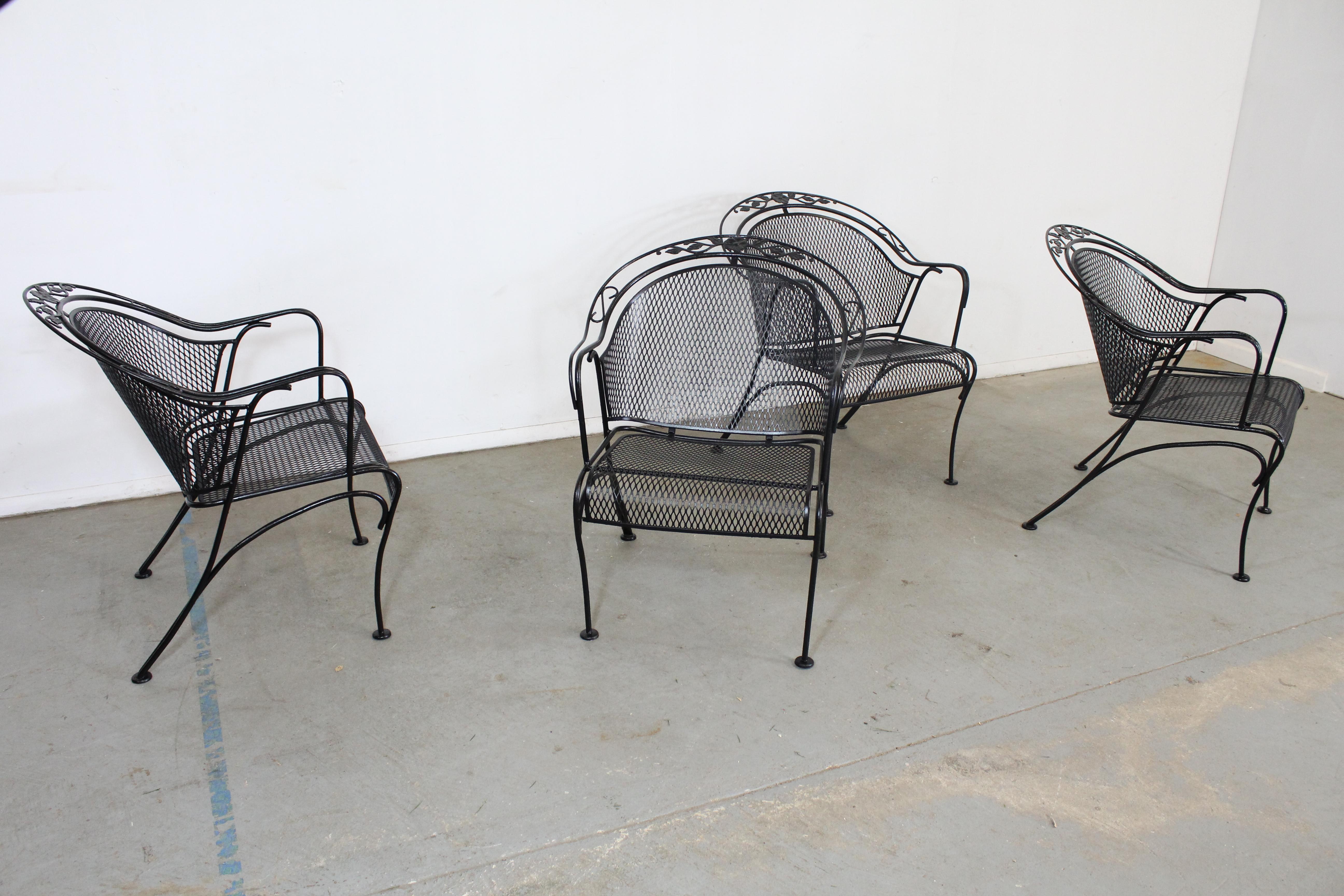 American Set of 4 Mid-Century Modern Woodard Iron Curve Back Outdoor Arm Chairs For Sale