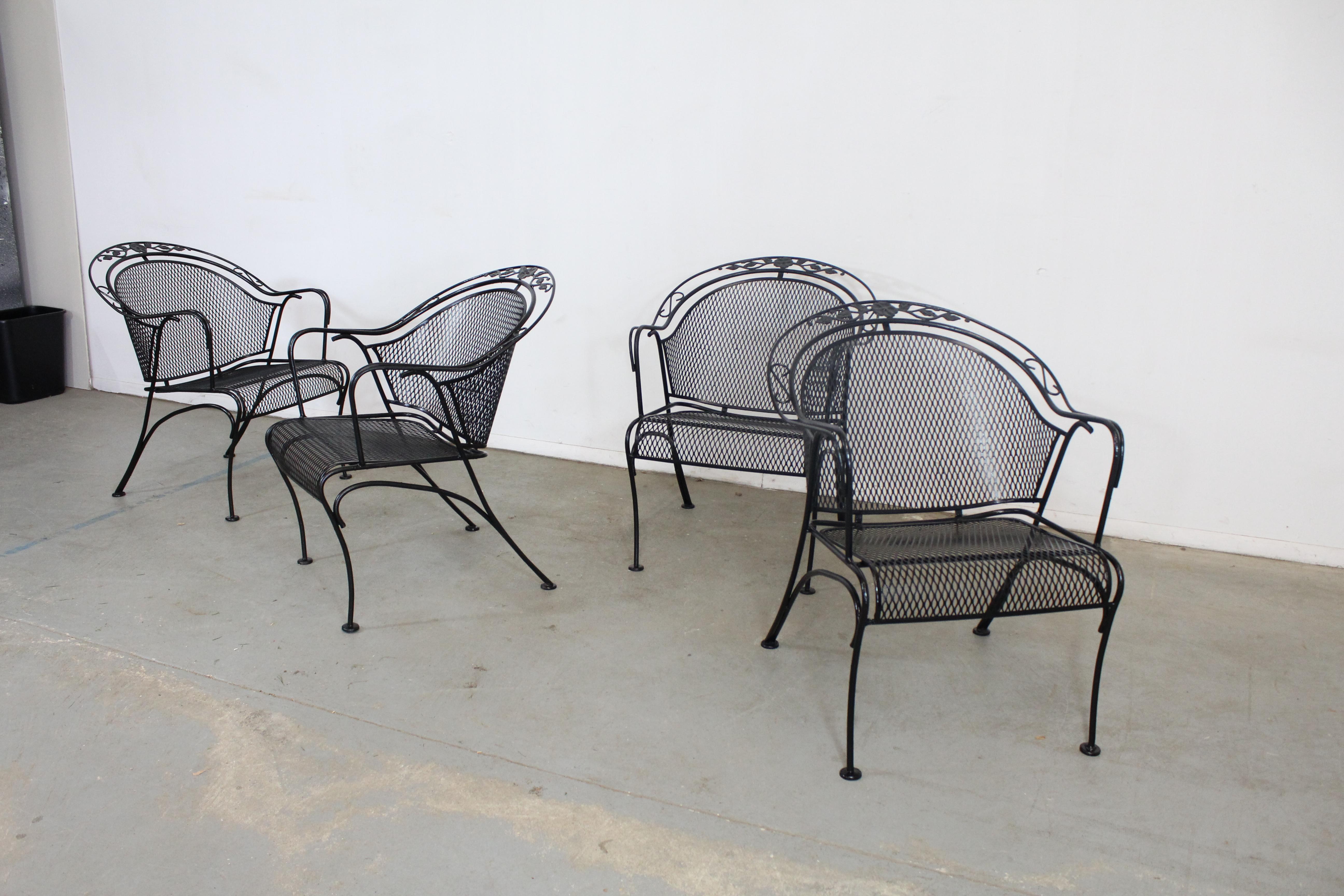 Set of 4 Mid-Century Modern Woodard Iron Curve Back Outdoor Arm Chairs In Good Condition For Sale In Wilmington, DE