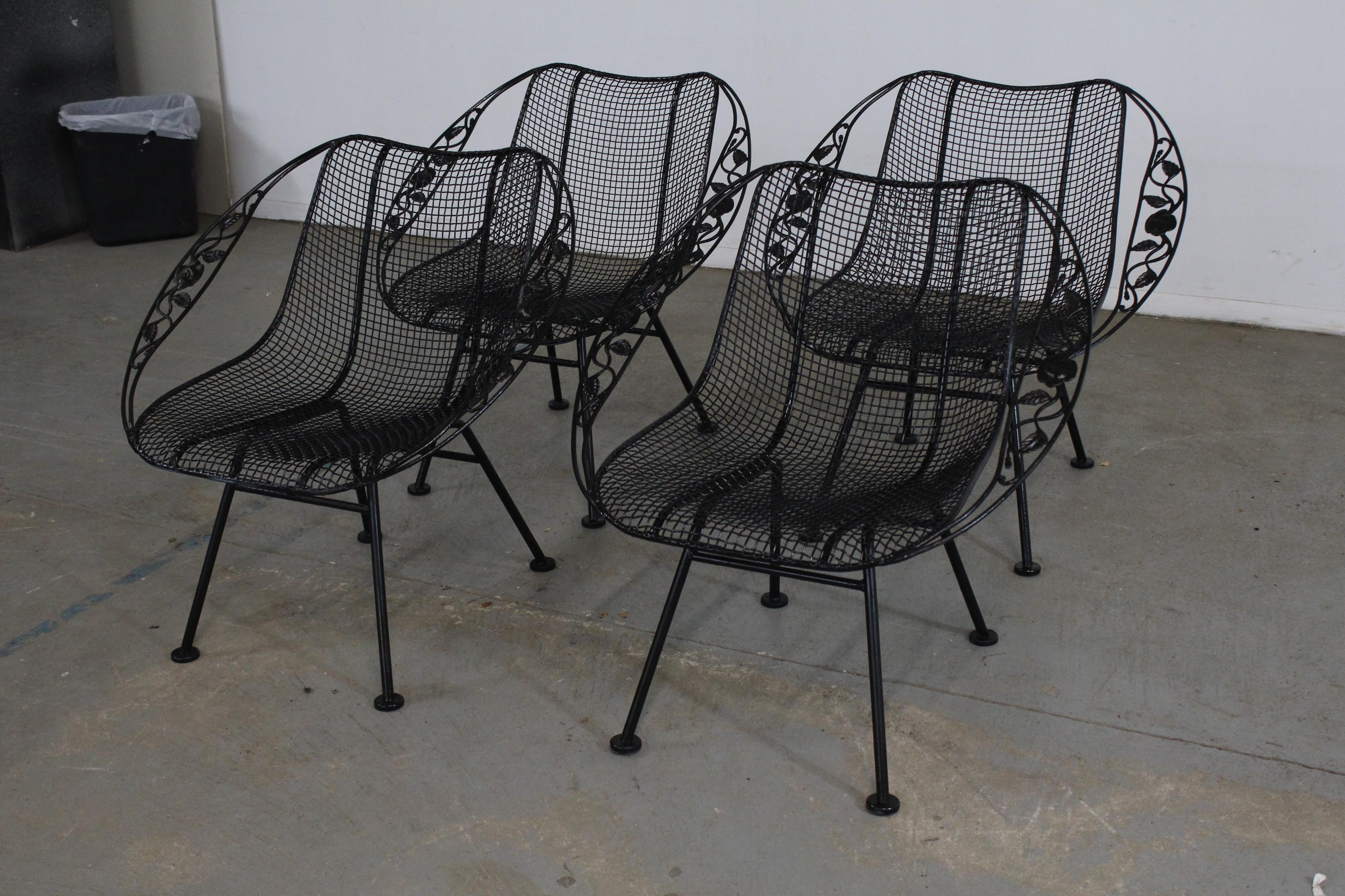 Set of 4 Mid-Century Modern Woodard Sculptura Outdoor Satellite Lounge Chairs For Sale 11