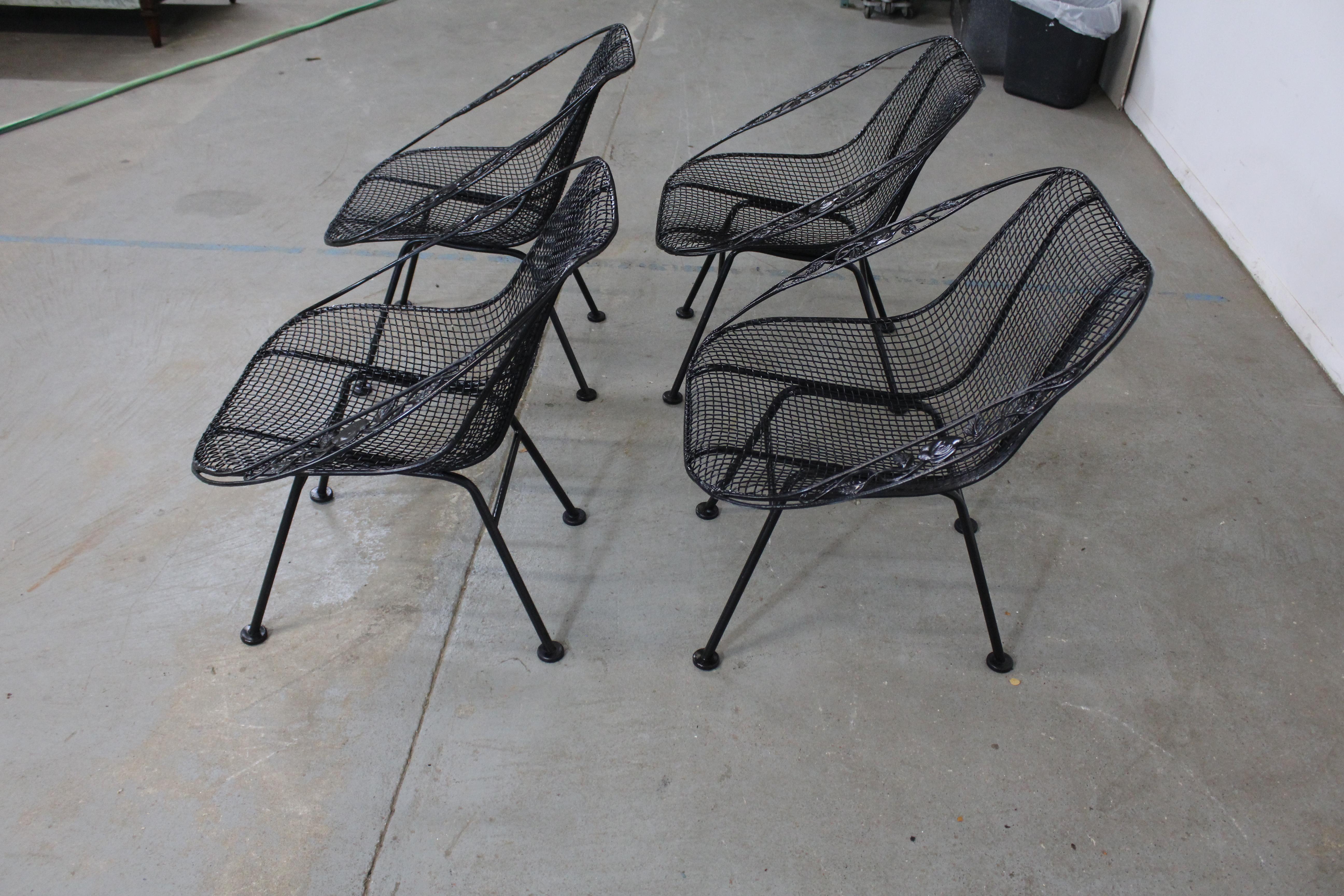 Set of 4 Mid-Century Modern Woodard Sculptura Outdoor Satellite Lounge Chairs For Sale 3