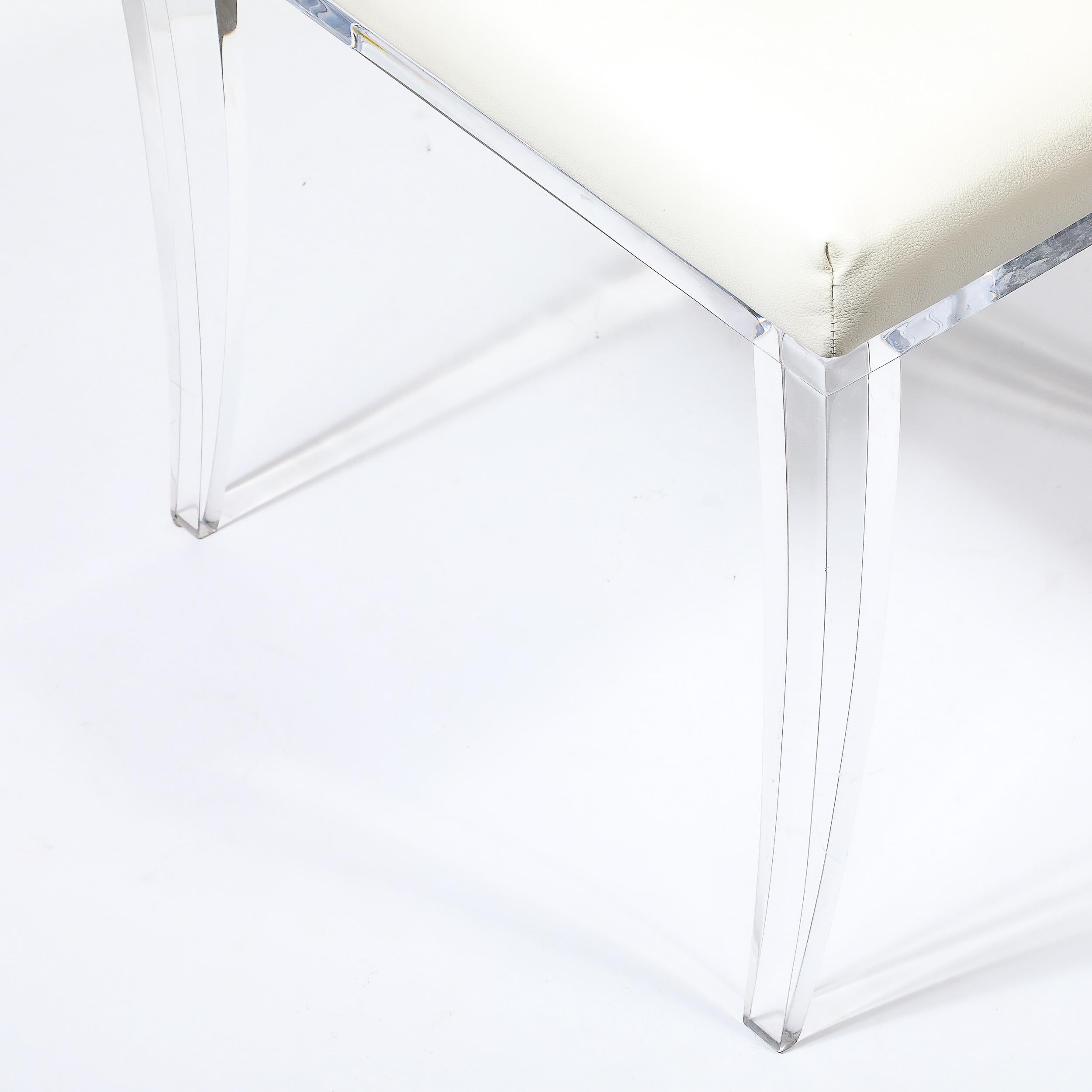 Set di 4 sedie in lucite Klismos moderniste del metà secolo con rivestimento in pelle bianca in vendita 6