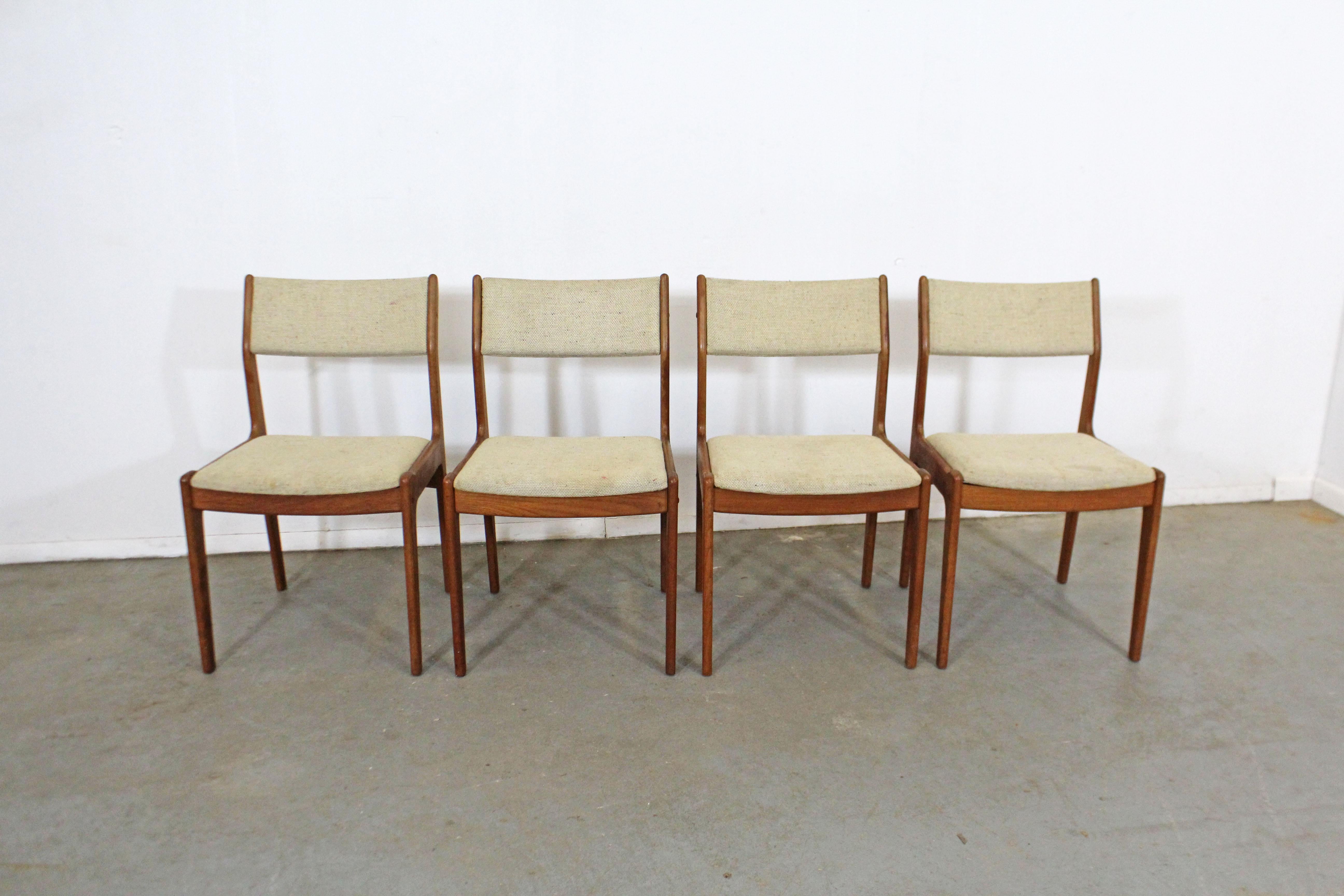 American Set of 4 Midcentury Scandinavian Modern Teak Side Dining Chairs