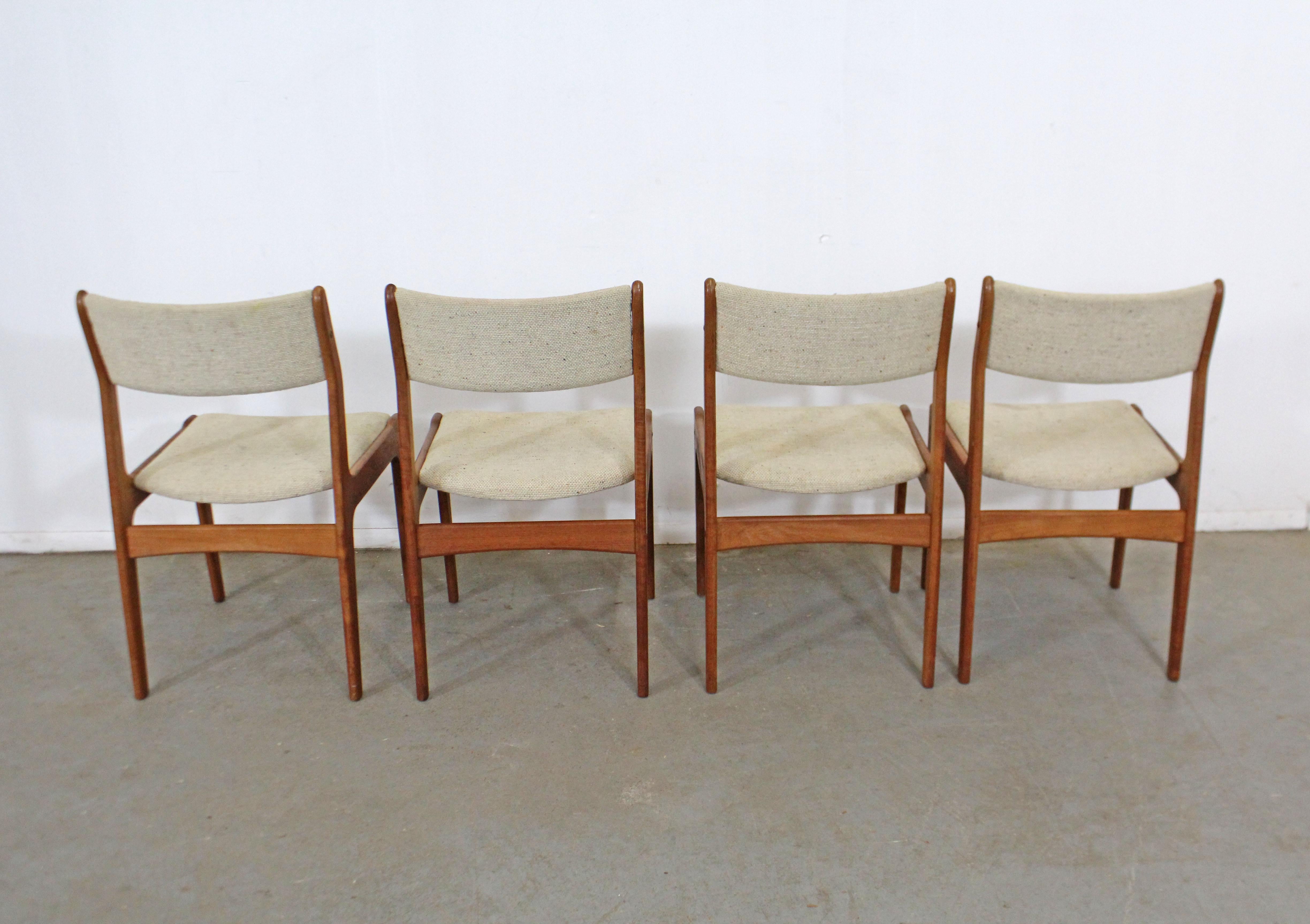 20th Century Set of 4 Midcentury Scandinavian Modern Teak Side Dining Chairs