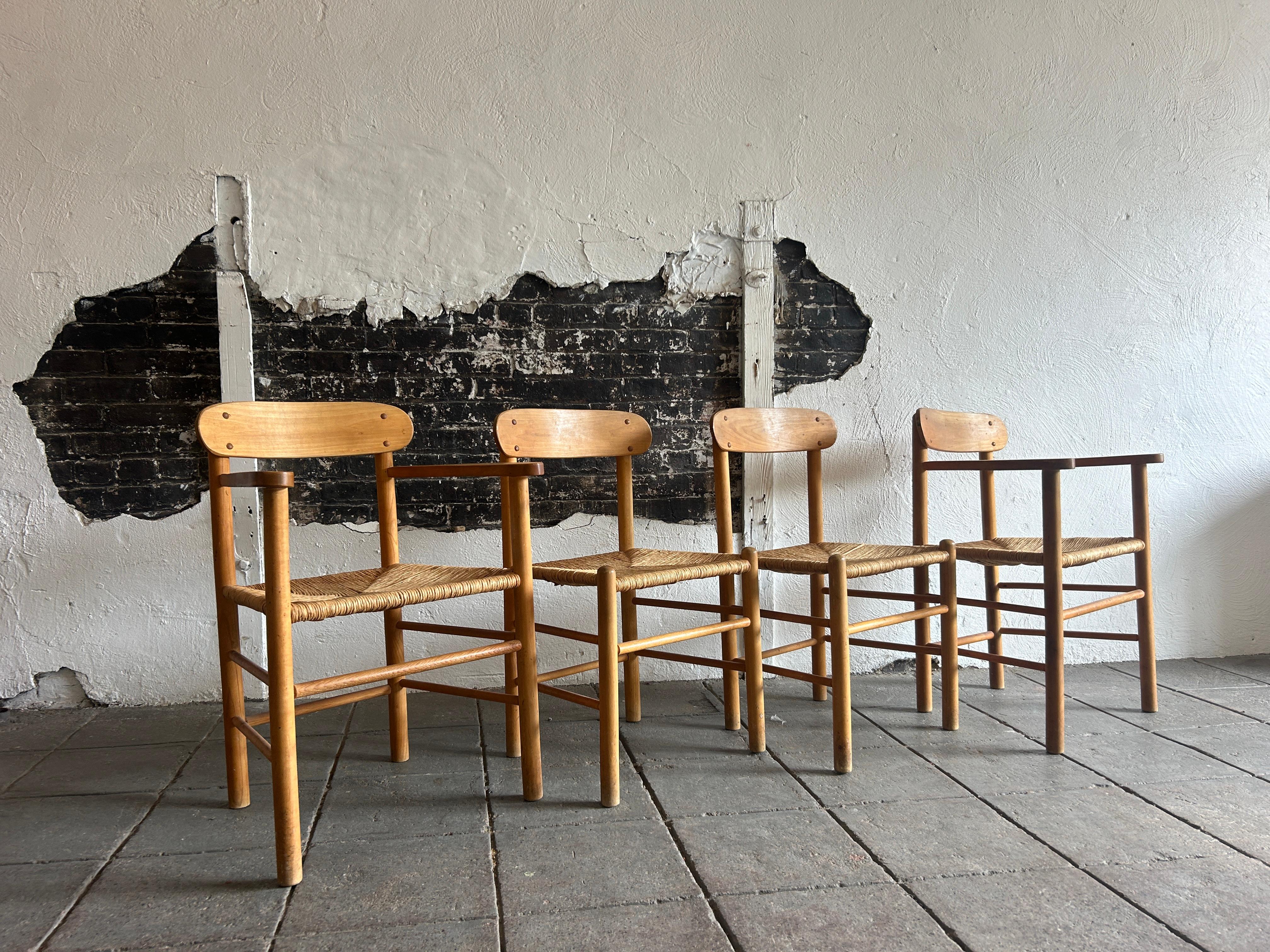Scandinavian Modern Set of 4 Mid century Shaker J39 dining chairs by Børge Mogensen