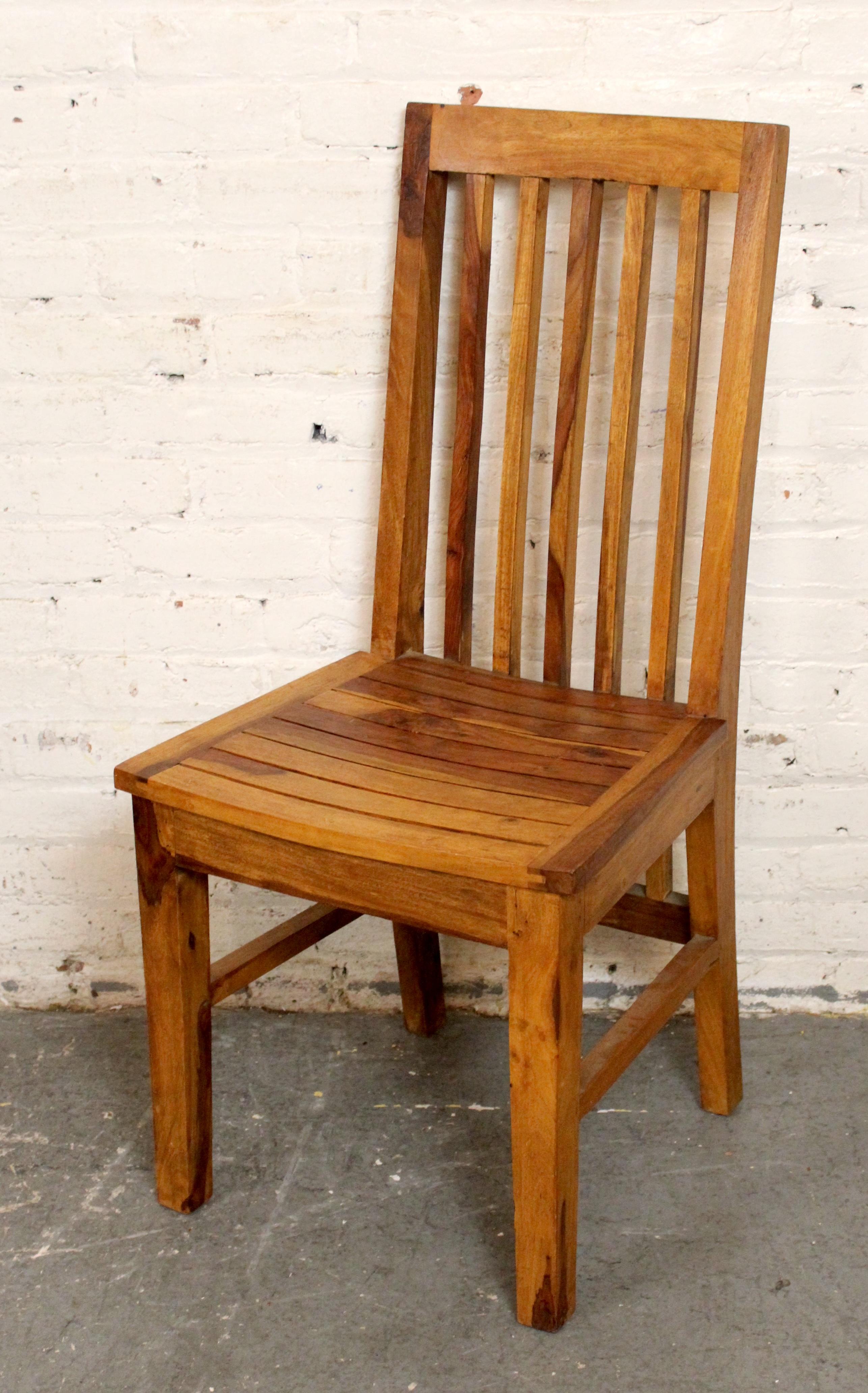 Juego de 4 Sillas de Comedor con Respaldo de Listones de Madera Maciza Estilo Mediados de Siglo en venta 6