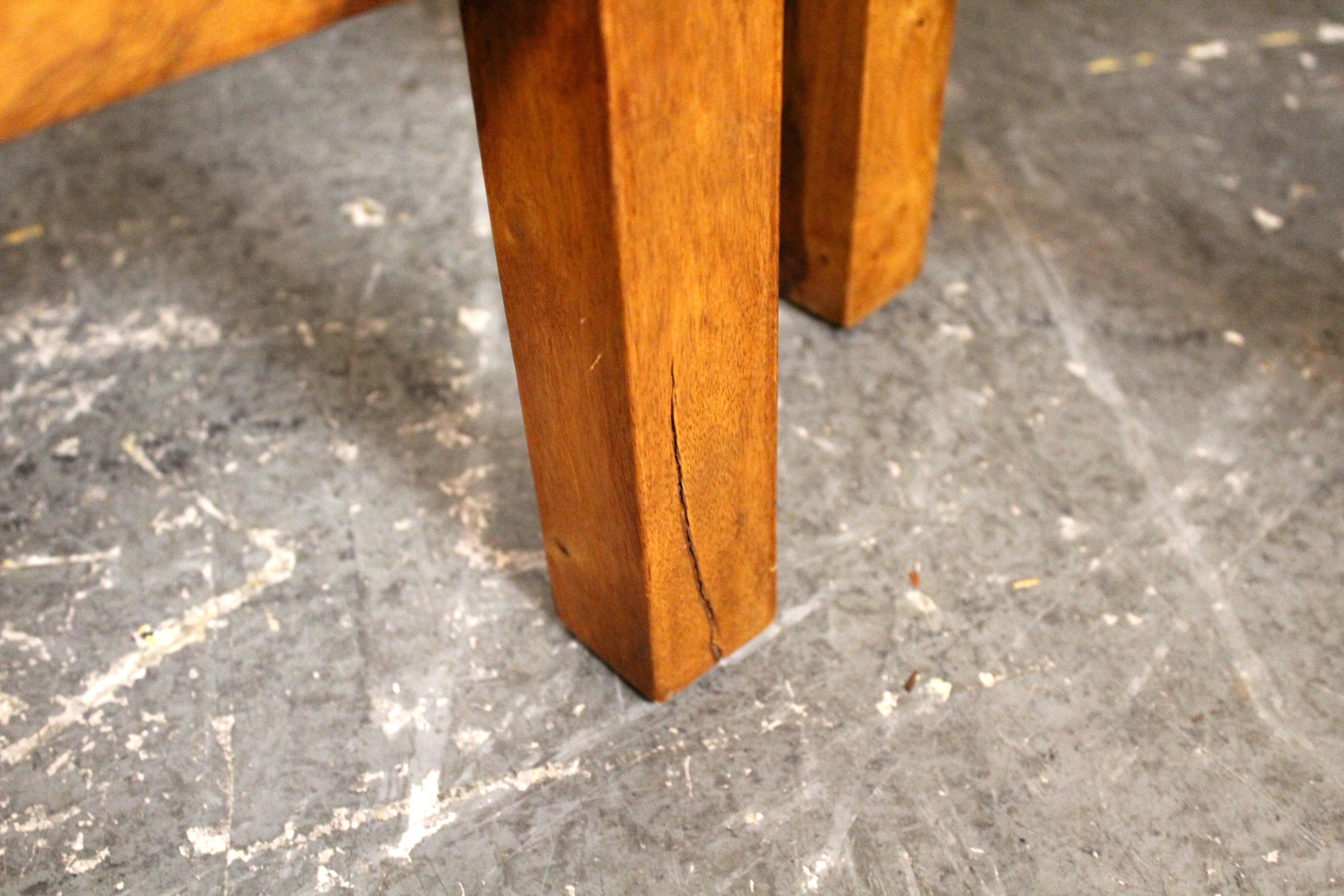 Juego de 4 Sillas de Comedor con Respaldo de Listones de Madera Maciza Estilo Mediados de Siglo en venta 9