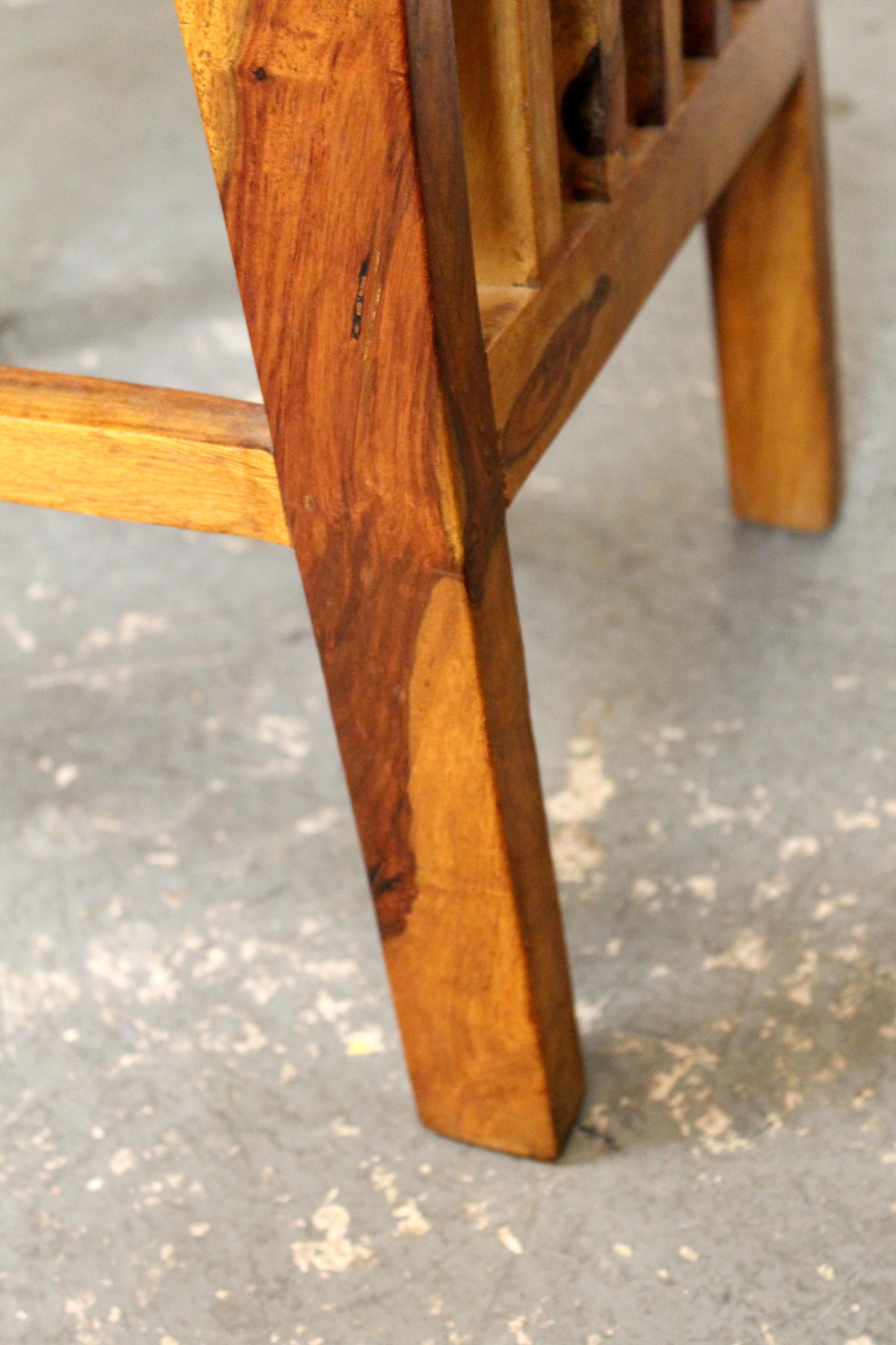 Juego de 4 Sillas de Comedor con Respaldo de Listones de Madera Maciza Estilo Mediados de Siglo en venta 10