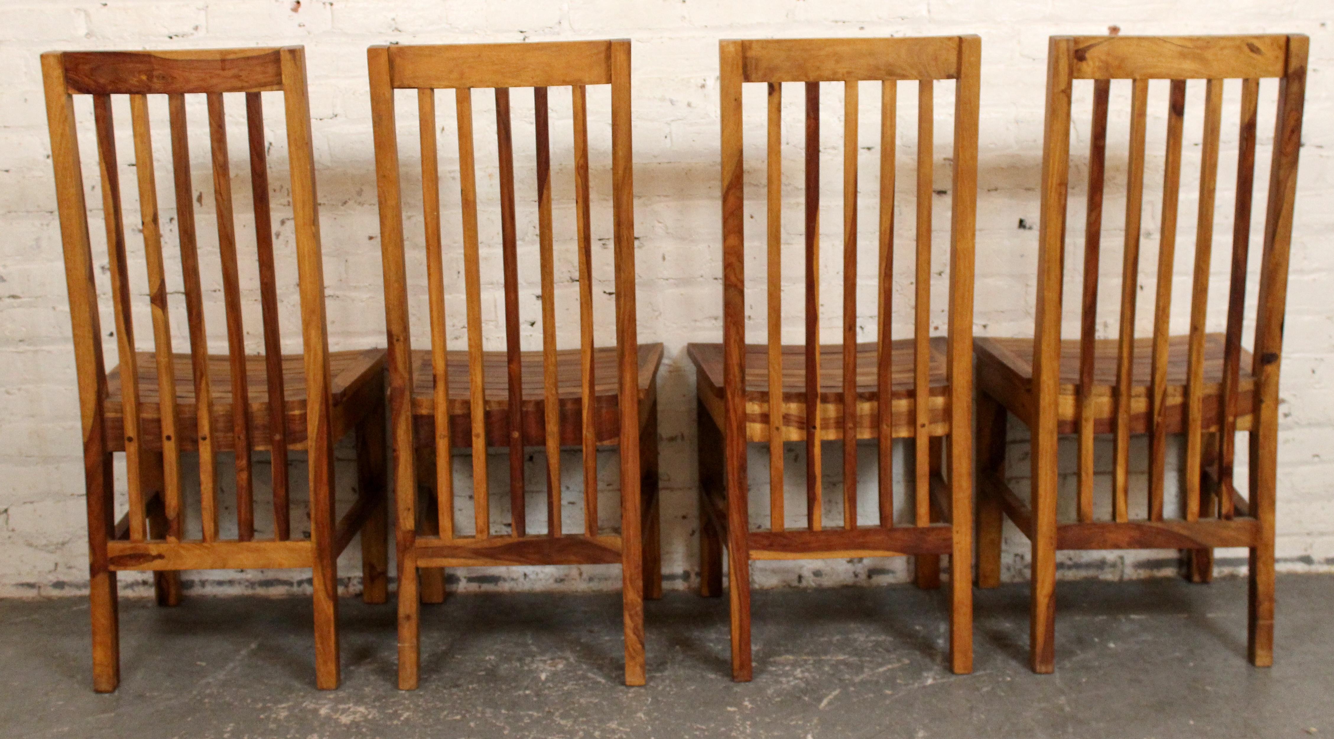 Juego de 4 Sillas de Comedor con Respaldo de Listones de Madera Maciza Estilo Mediados de Siglo en venta 2