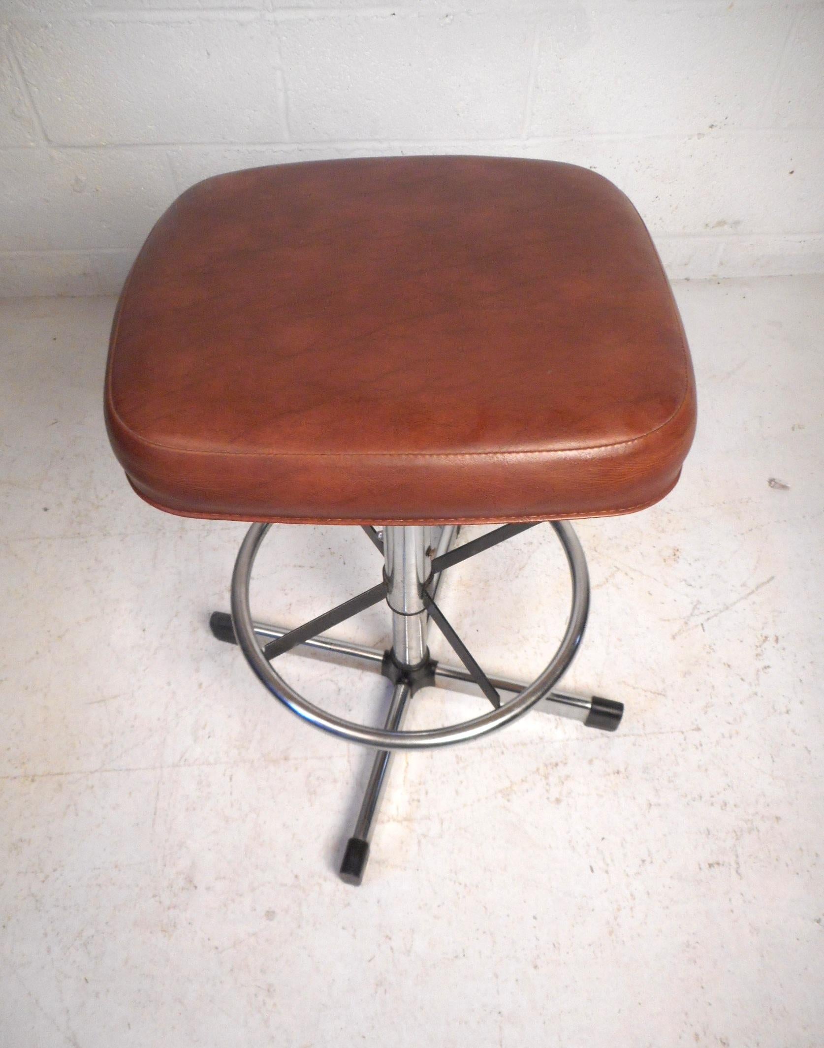 Mid-Century Modern Set of 4 Midcentury Swivel Stools by Samsonite