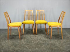 Lot de 4 chaises de salle à manger TON en hêtre du milieu du siècle, Tchécoslovaquie, années 1970