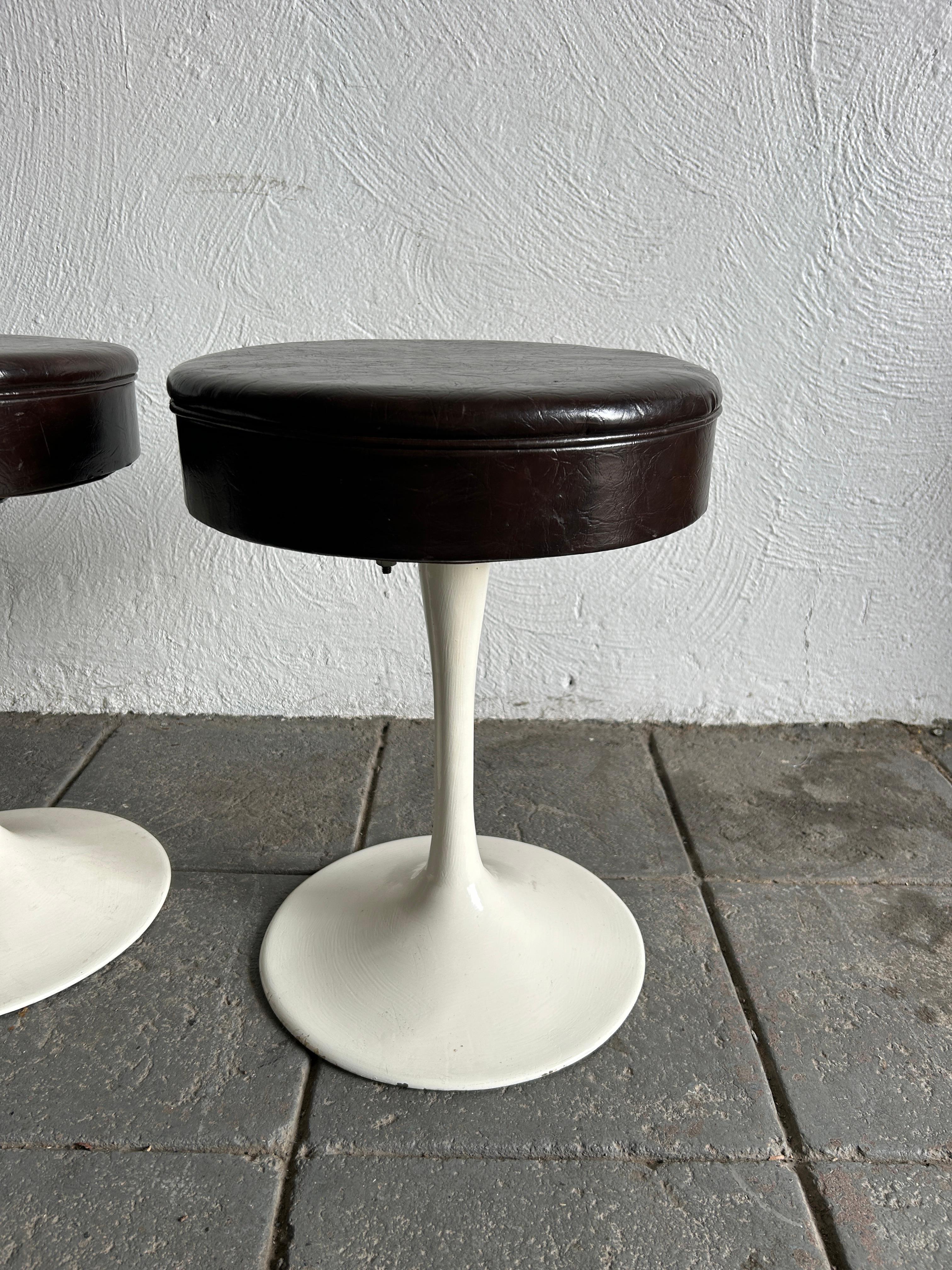 American Set of 4 mid century tulip swivel stools style of Knoll For Sale