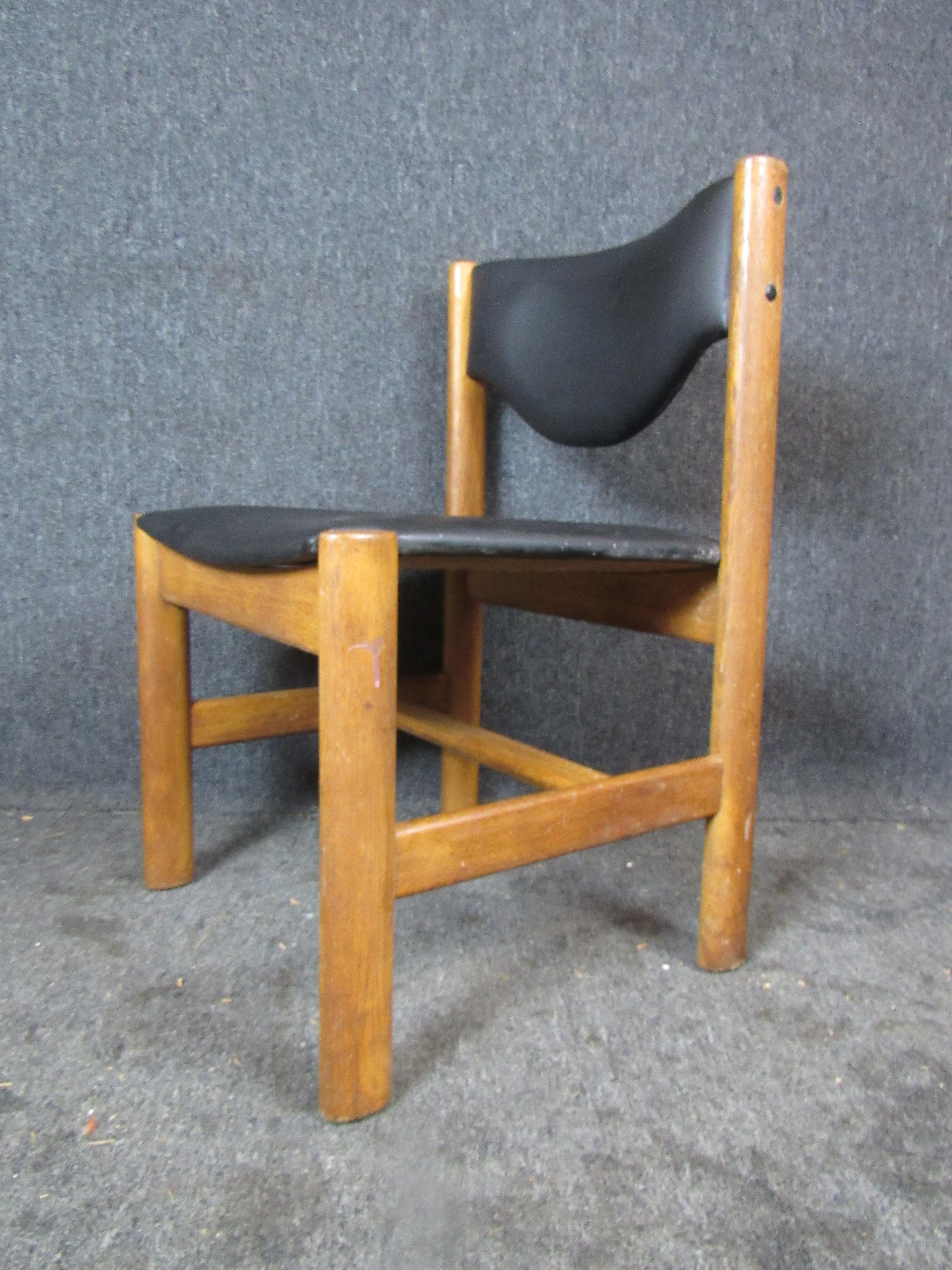 Set of 4 Midcentury Vintage Oak Chunky Dining Chairs For Sale 2