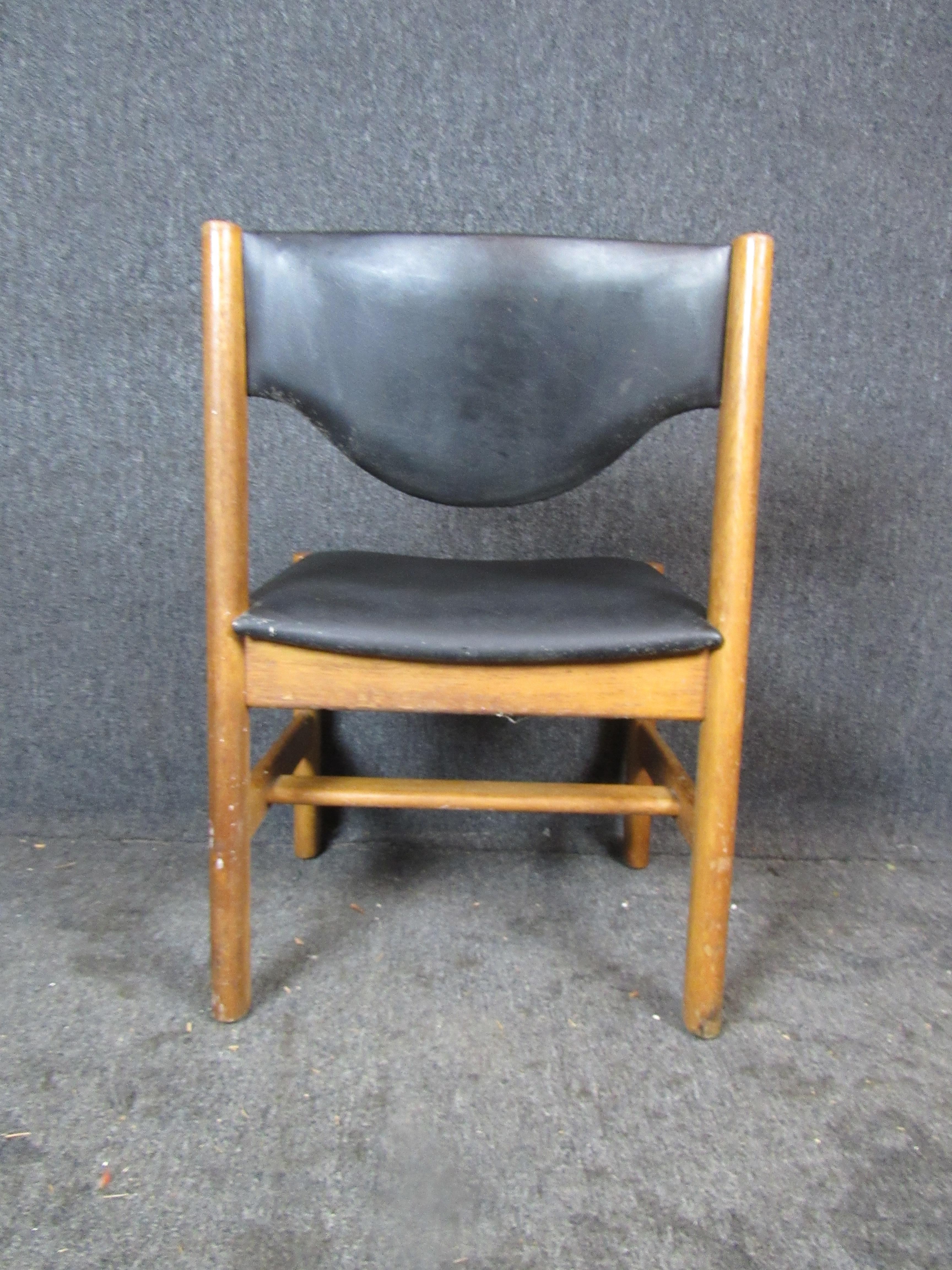 Set of 4 Midcentury Vintage Oak Chunky Dining Chairs For Sale 4
