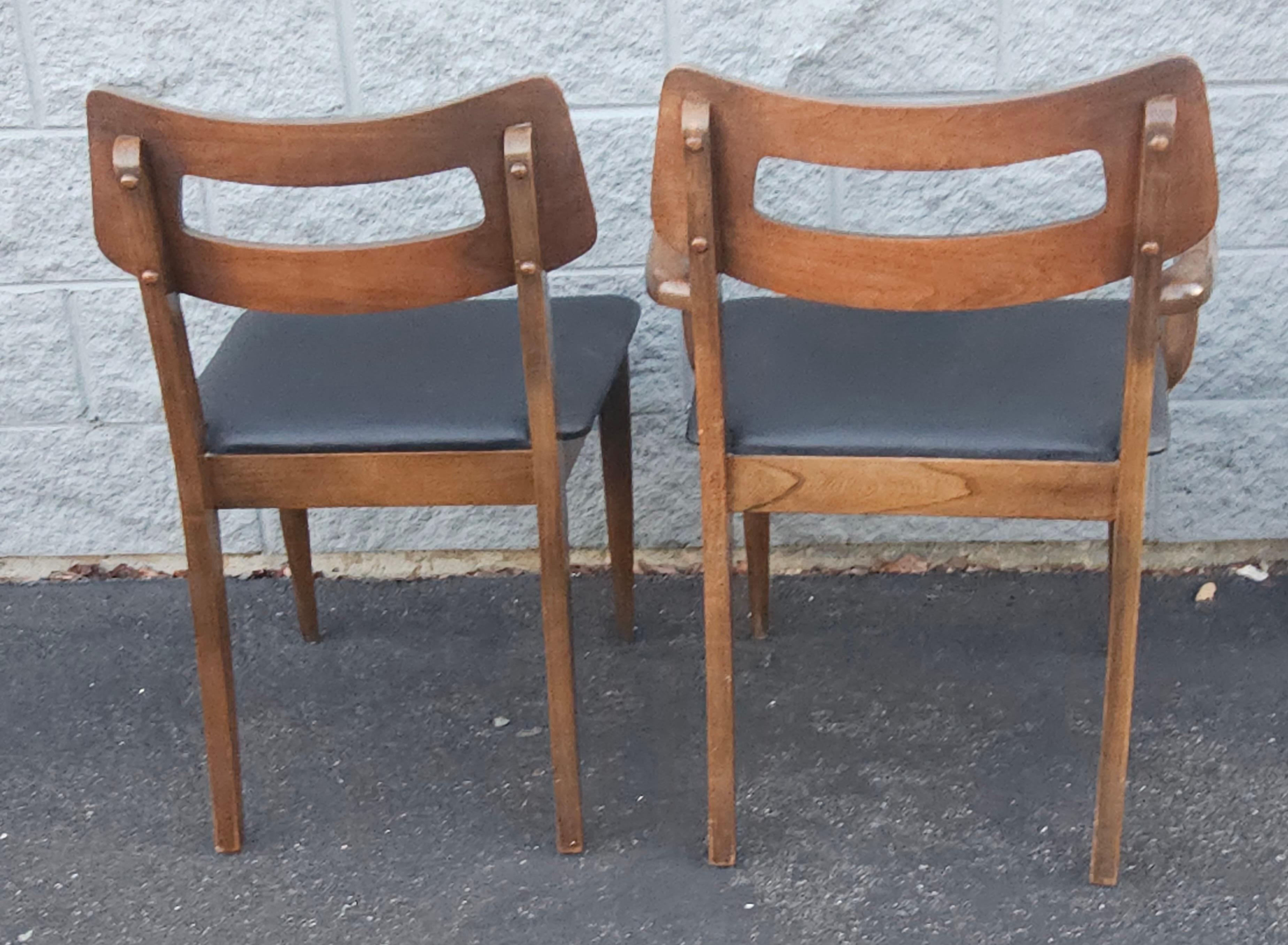 Set of 4 Mid Century Walnut and Vinyl Seat Upholstered Chairs For Sale 4