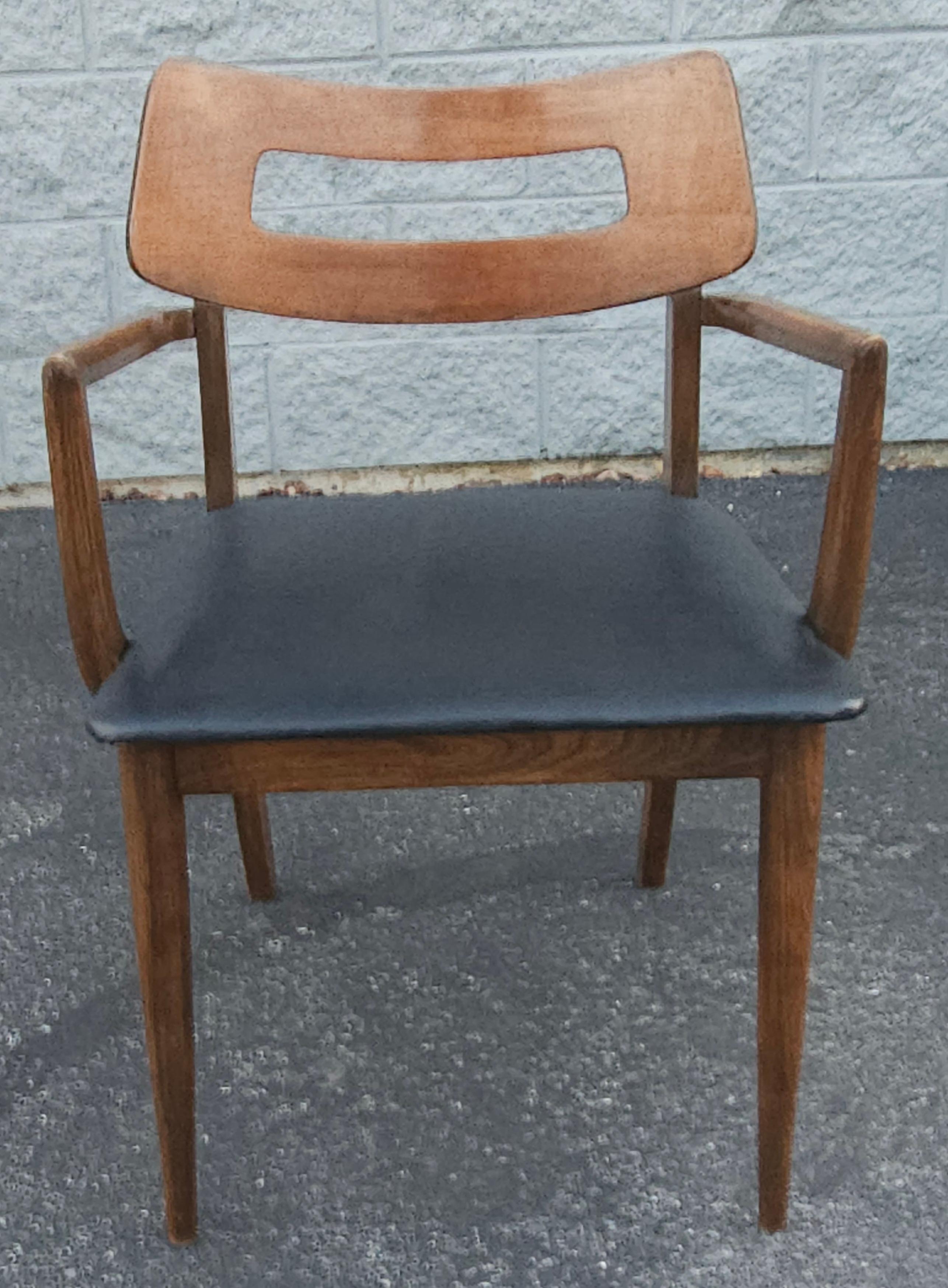 Set of 4 Mid Century Walnut and Vinyl Seat Upholstered Chairs For Sale 5