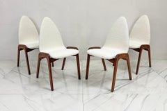 Ensemble de 4 chaises de salle à manger en noyer du milieu du siècle par Chet Beardsley en blanc bouclé