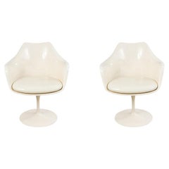 Ensemble de 4 chaises à accoudoirs en tulipe blanche du milieu du siècle dernier
