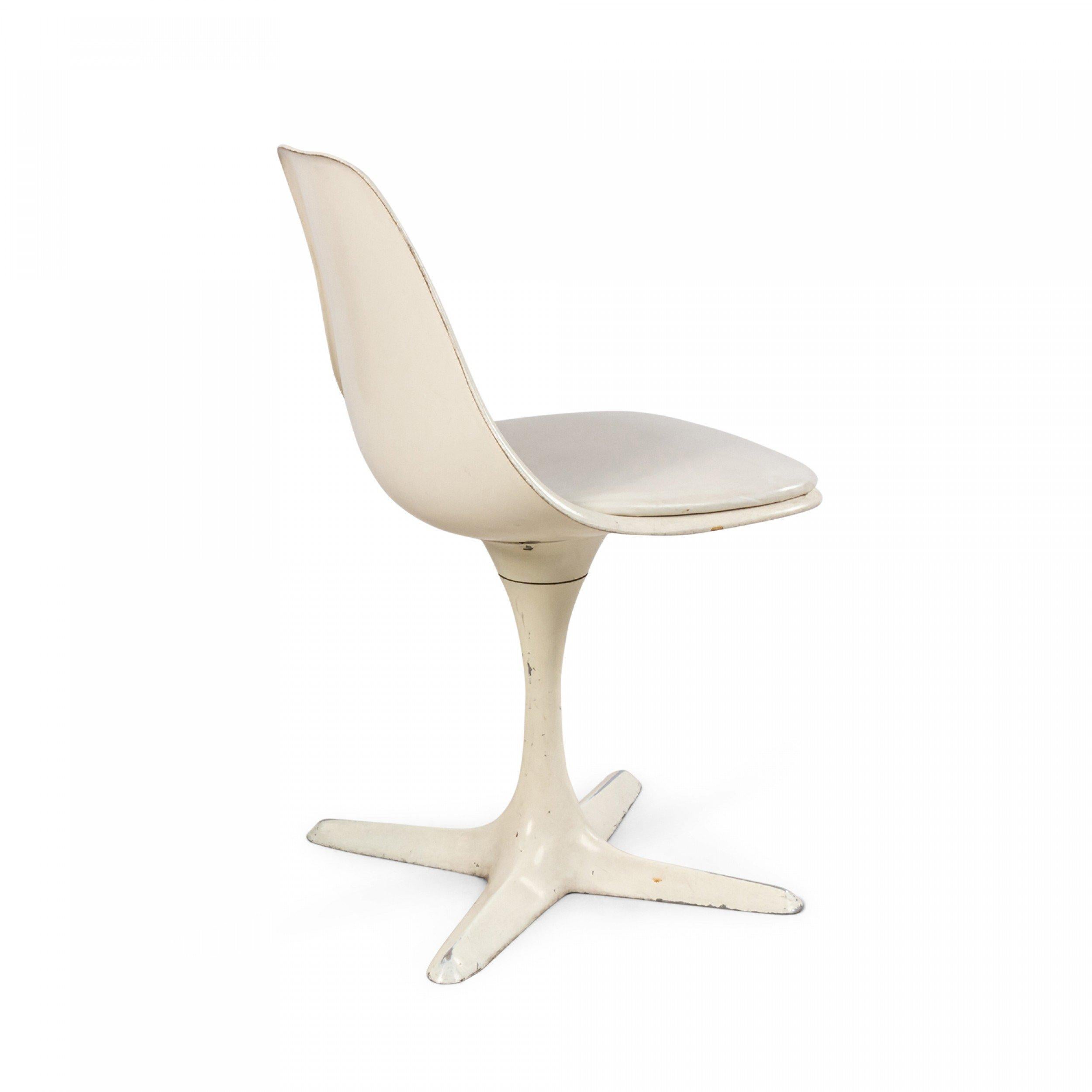 Set of 4 Mid-Century White Tulip Side Chairs For Sale 4