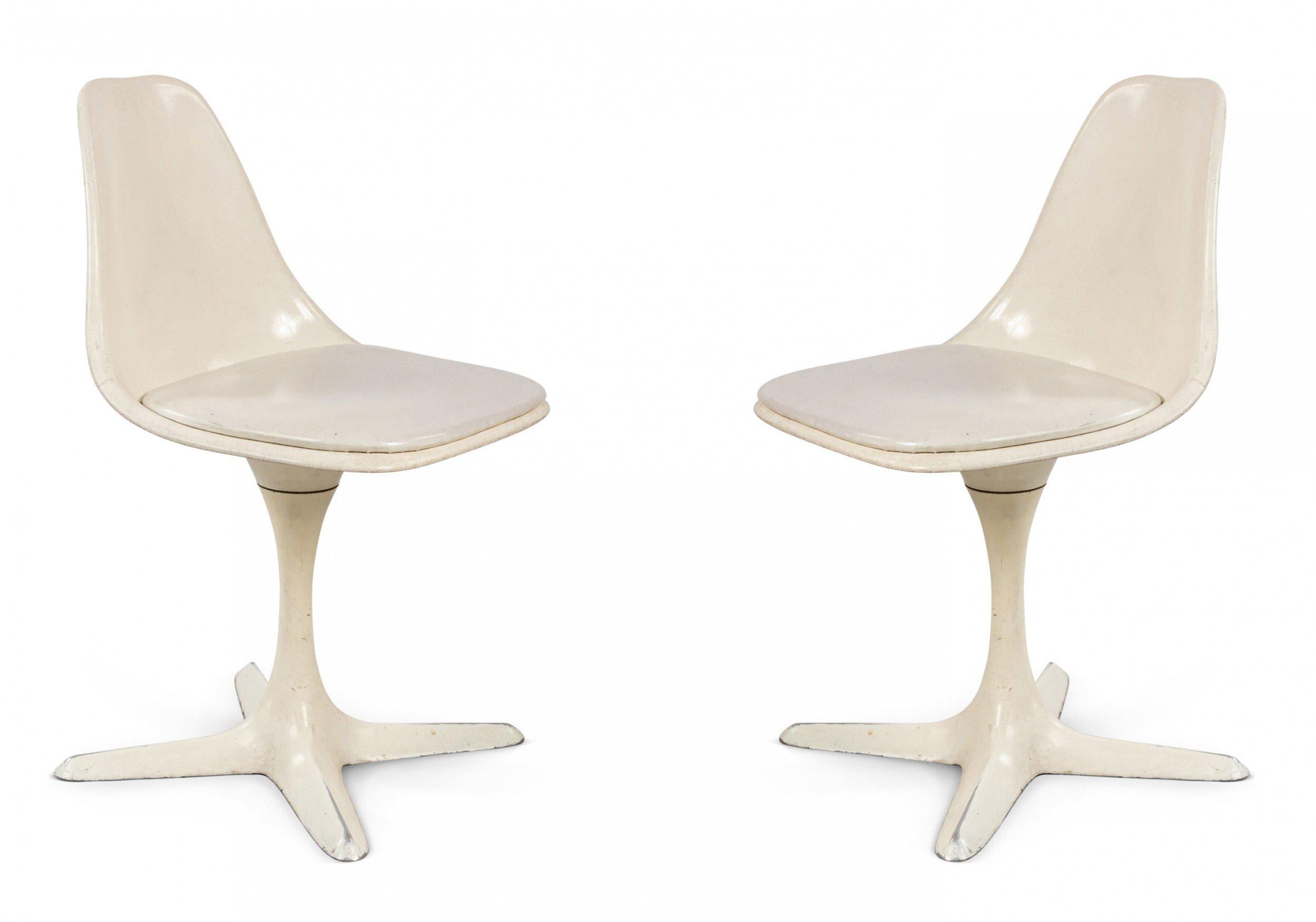 Set of 4 Mid-Century White Tulip Side Chairs For Sale 6