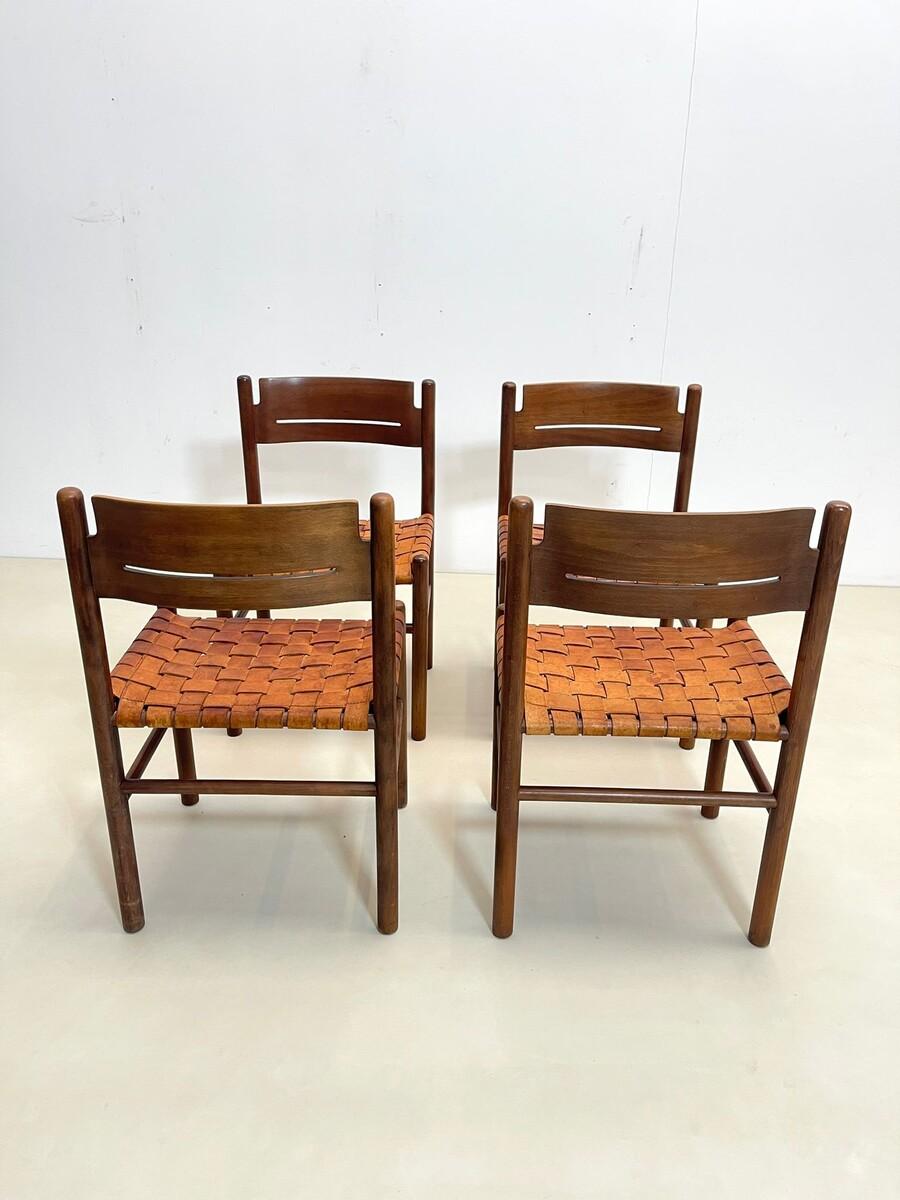 Set di 4 sedie da pranzo di metà secolo in legno e pelle, Italia, anni '60 in vendita 1