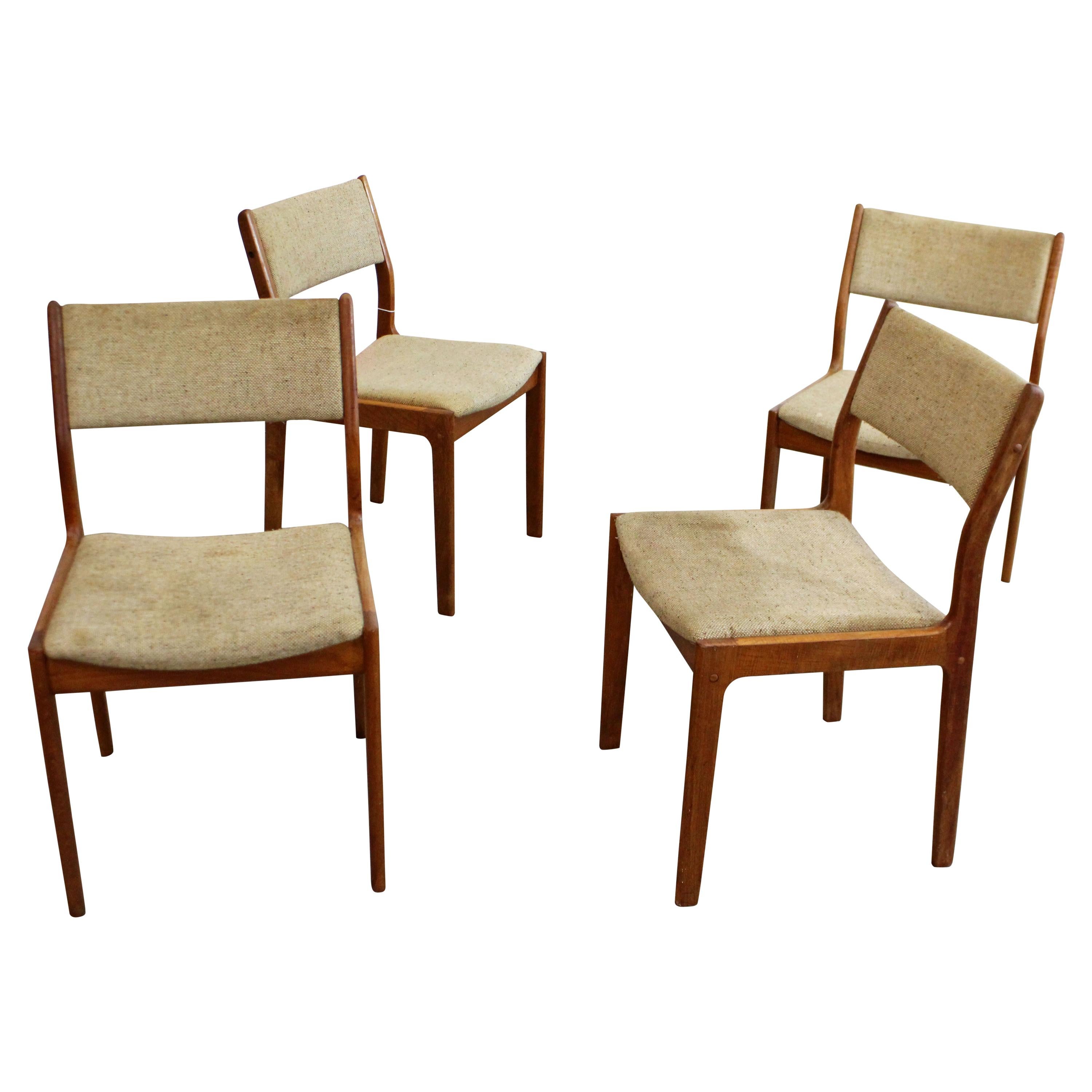 Set of 4 Mid-century Danish Modern Teak Dining Chairs