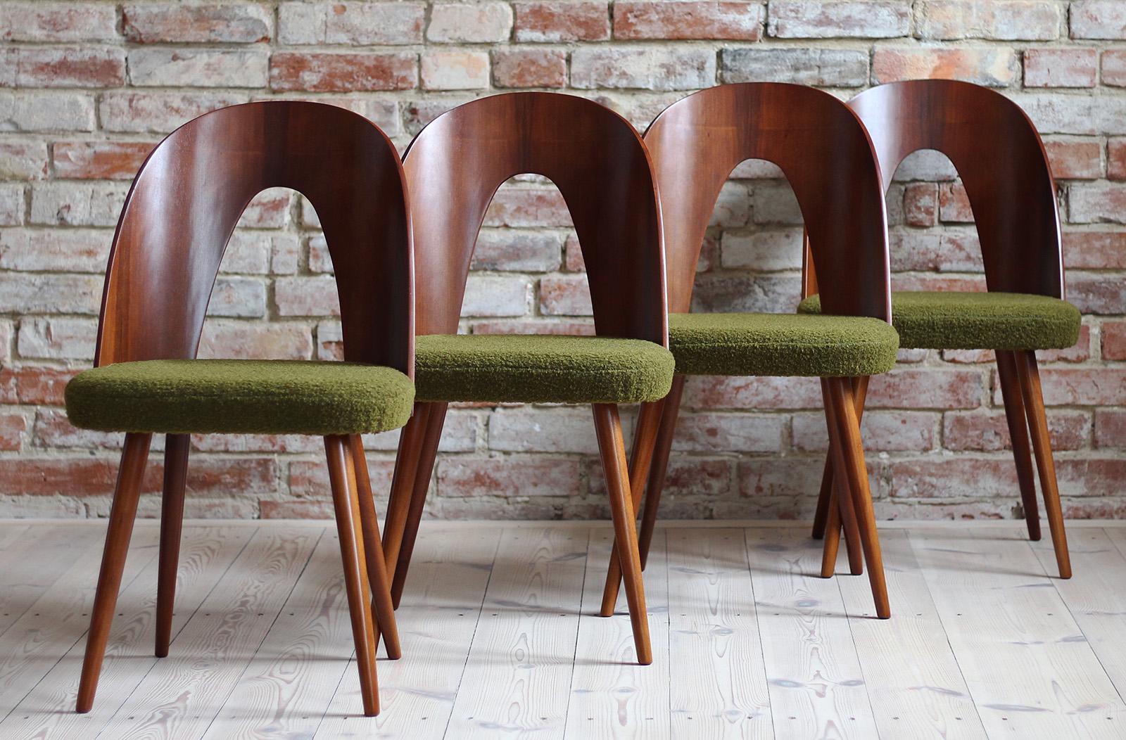 Set of 4 Midcentury Dining Chairs by A. Šuman in Green Boucle by Kvadrat In Good Condition In Wrocław, Poland