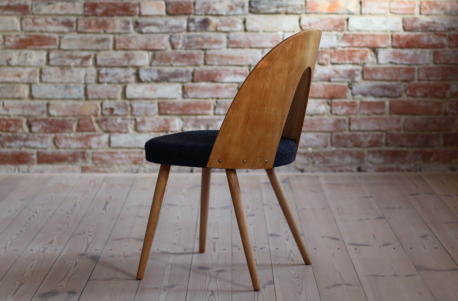 Set of 4 Midcentury Dining Chairs by A. Šuman in Melange-Black Wool by Kvadrat 3