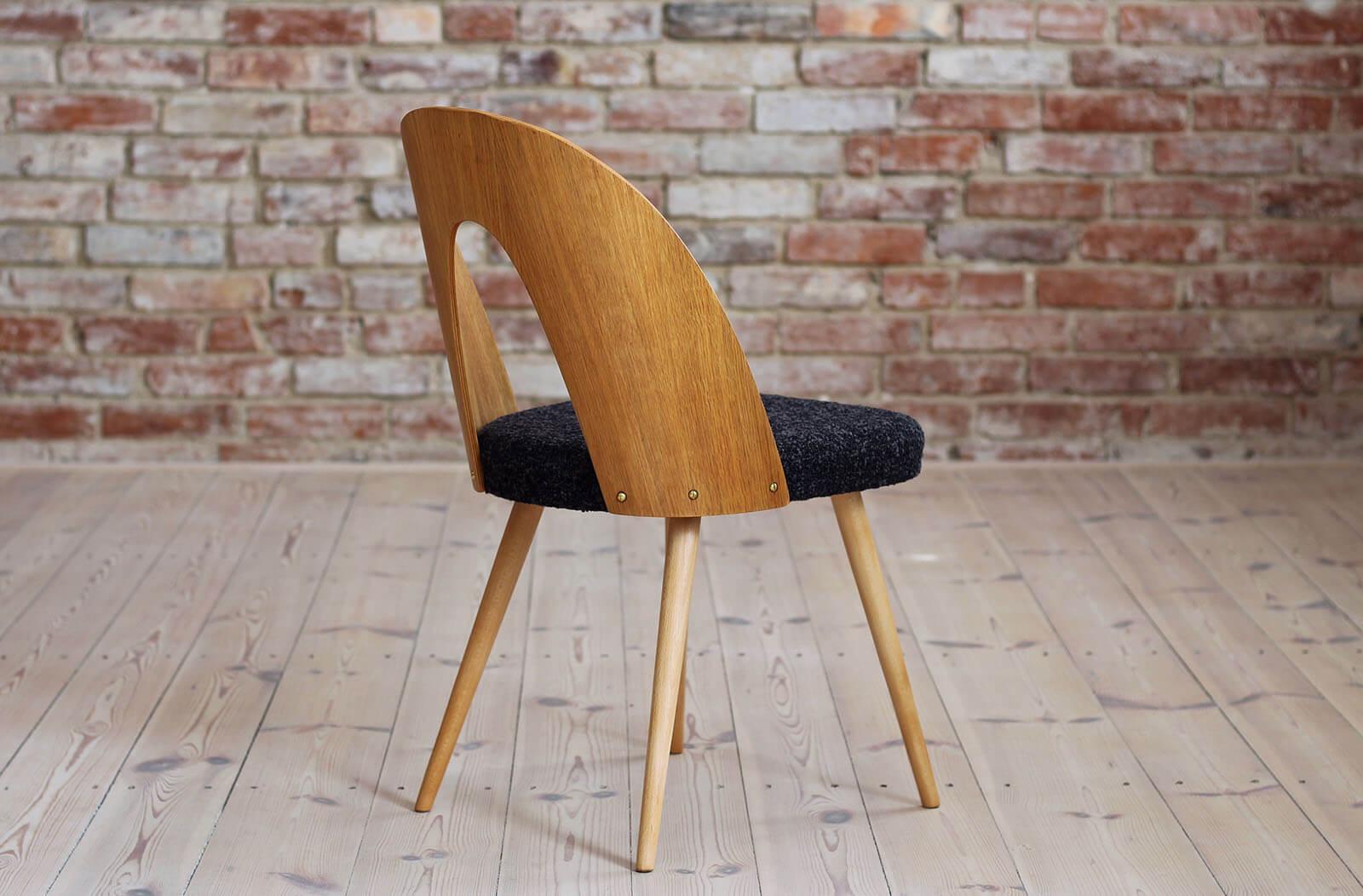 Bentwood Set of 4 Midcentury Dining Chairs by Antonin Šuman in Black Boucle from Sahco