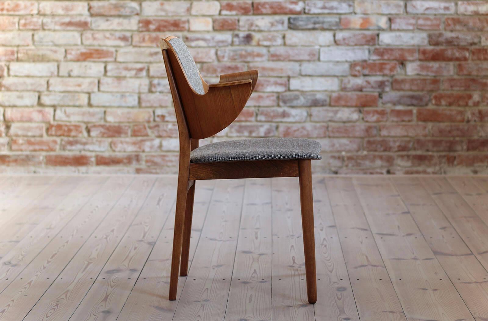Set of 4 Midcentury Dining Chairs by Hans Olsen for Bramin, Model 107, Reupholst 1
