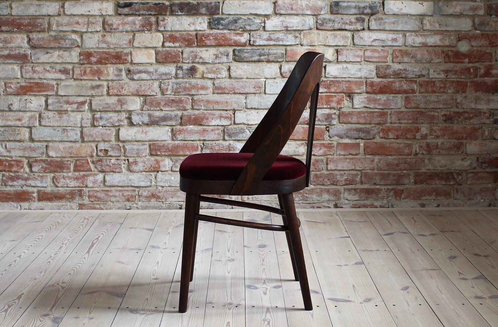 Set of 4 Midcentury Dining Chairs in Burgundy Mohair by Kvadrat In Good Condition In Wrocław, Poland