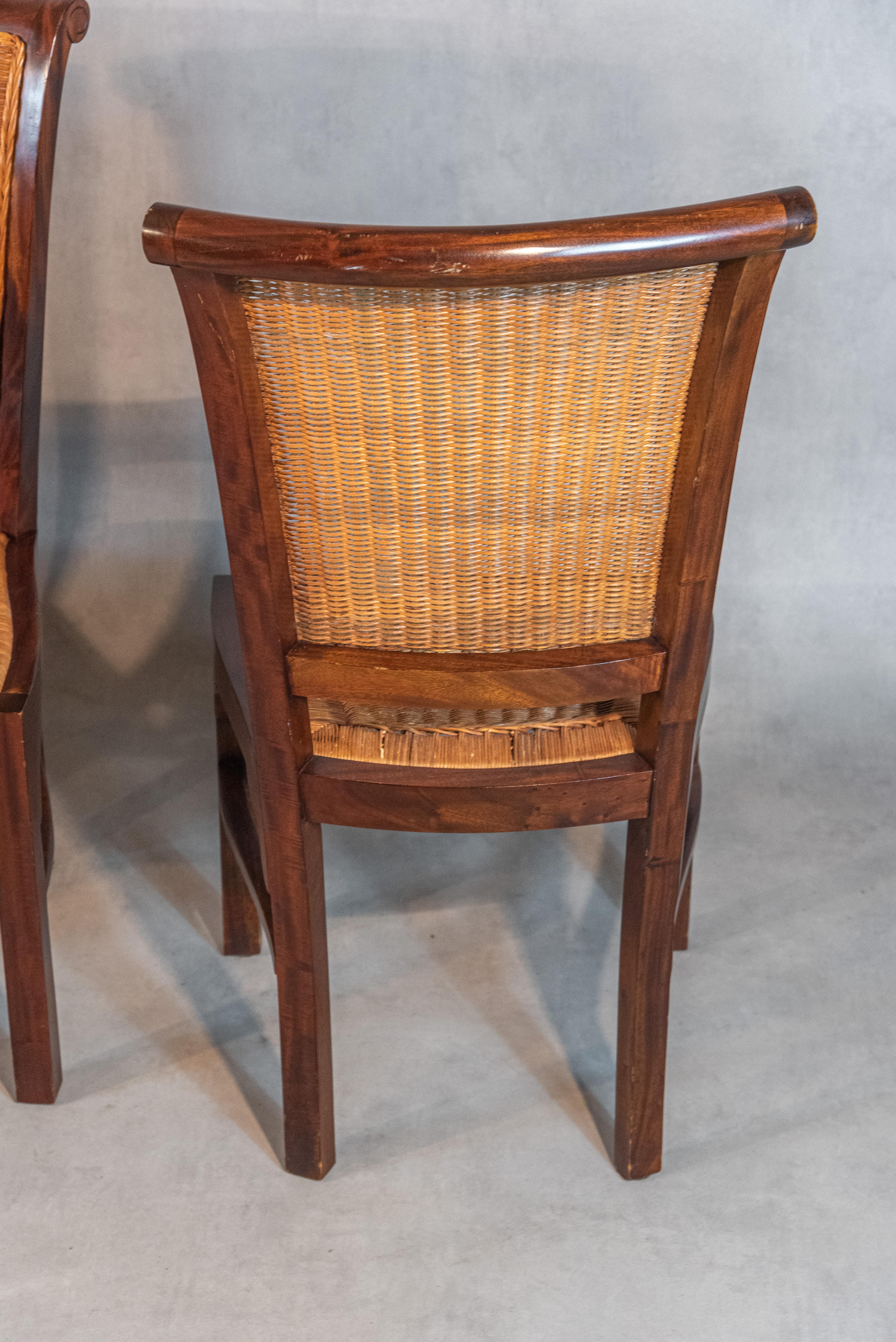 Mid-Century Modern Ensemble de 4 chaises en rotin de style français du milieu du siècle en vente