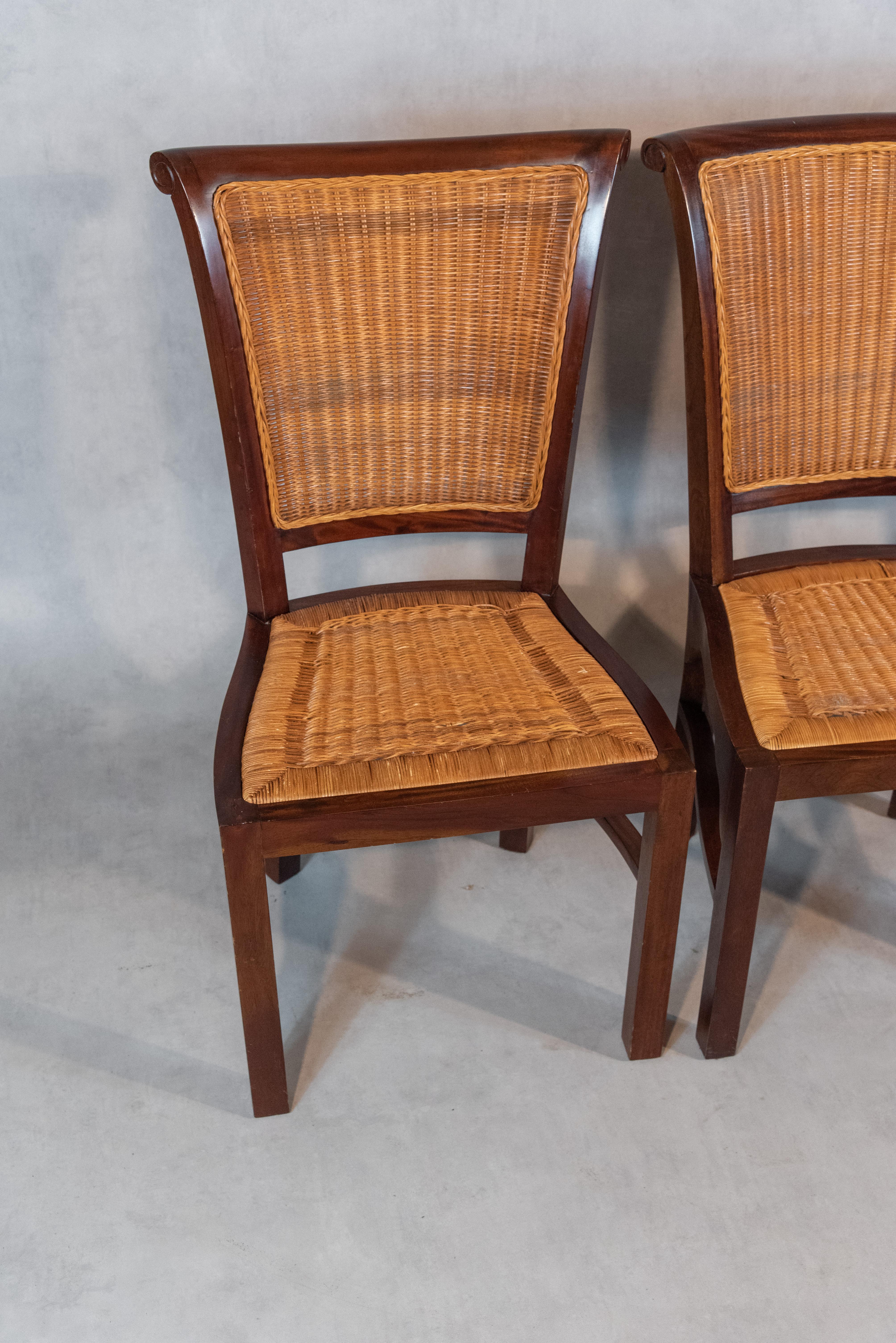 Français Ensemble de 4 chaises en rotin de style français du milieu du siècle en vente