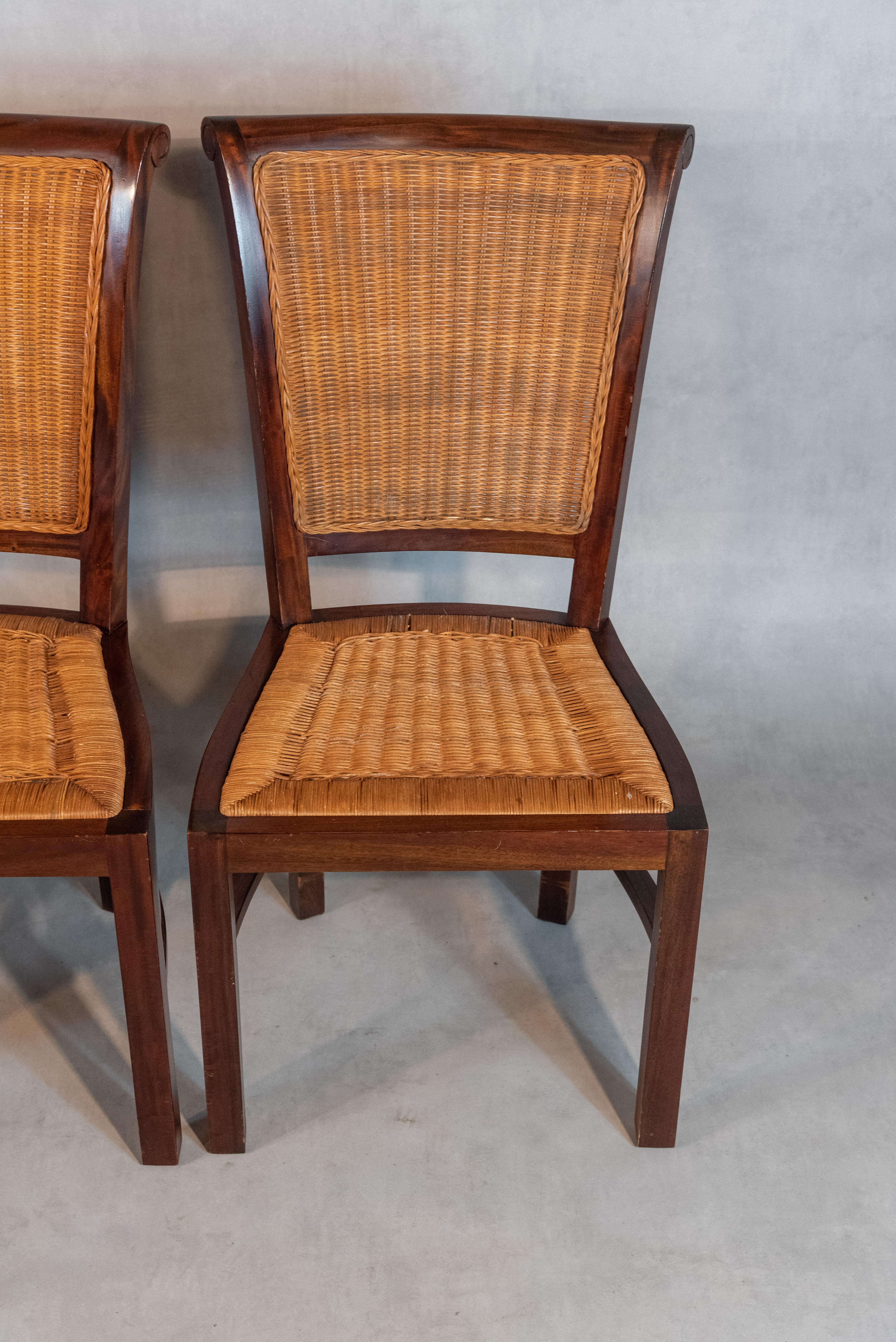 20ième siècle Ensemble de 4 chaises en rotin de style français du milieu du siècle en vente