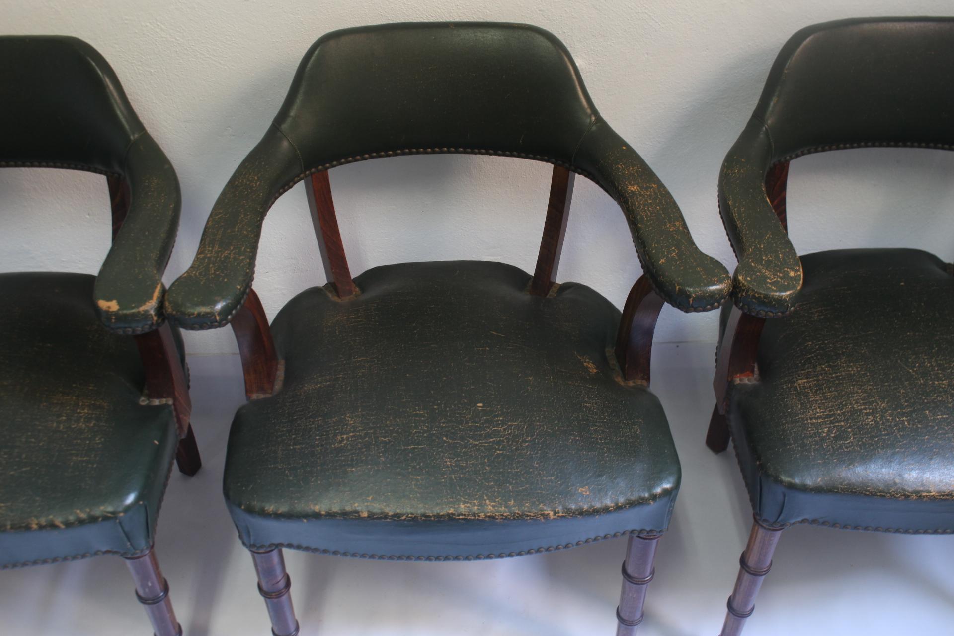  Midcentury Leather and Oak Wood & Green Leather Armchairs, Spain, 1950s In Fair Condition For Sale In Valencia, Valencia